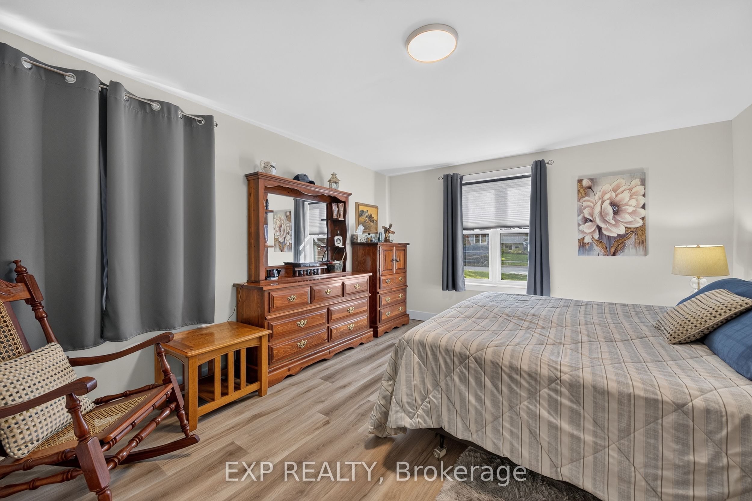 481 Gold Street Property Photo 16