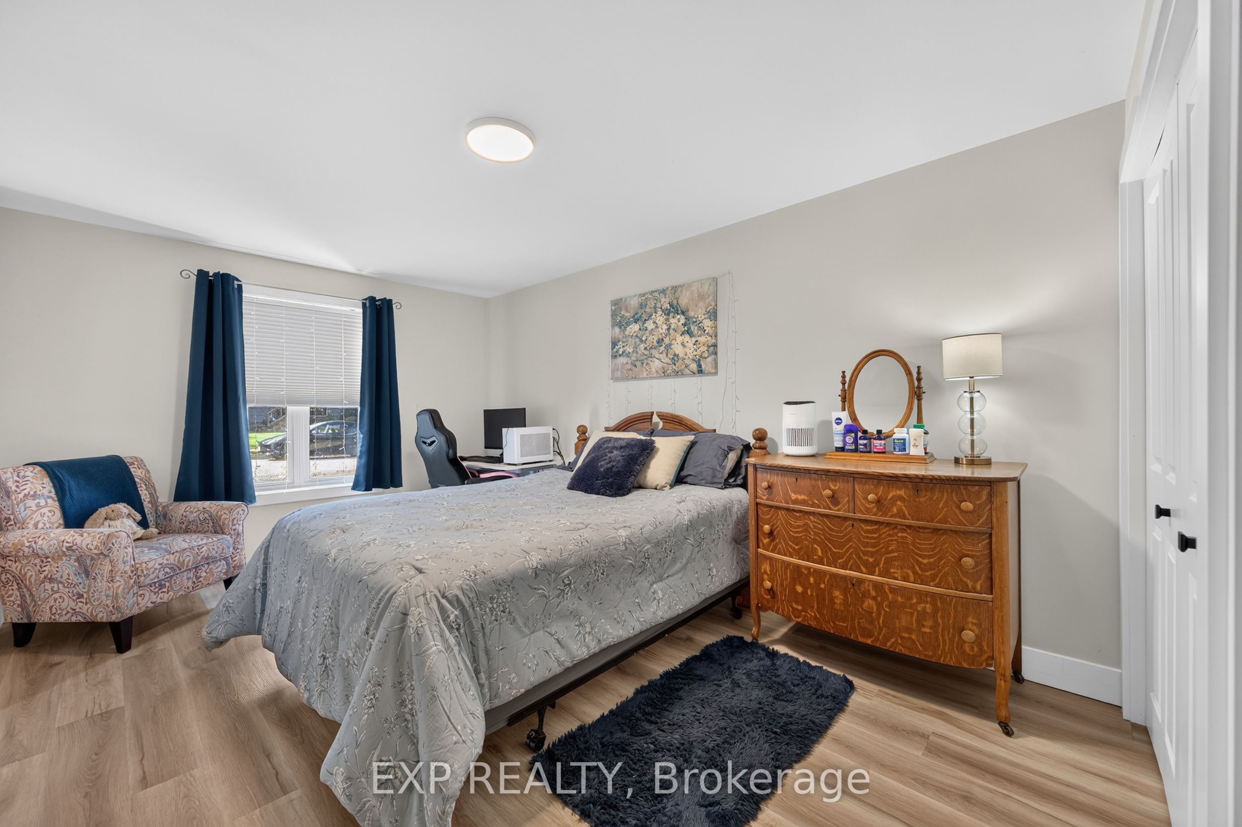 481 Gold Street Property Photo 19