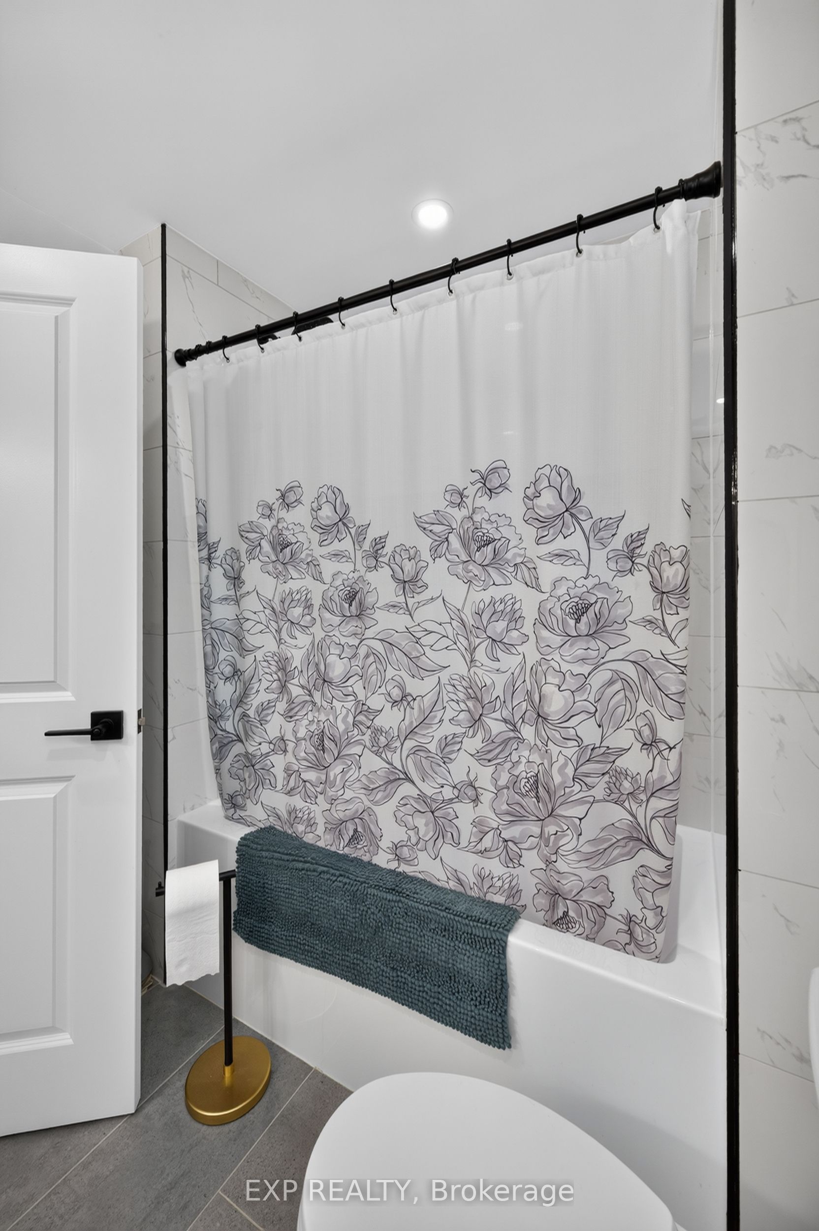 481 Gold Street Property Photo 24
