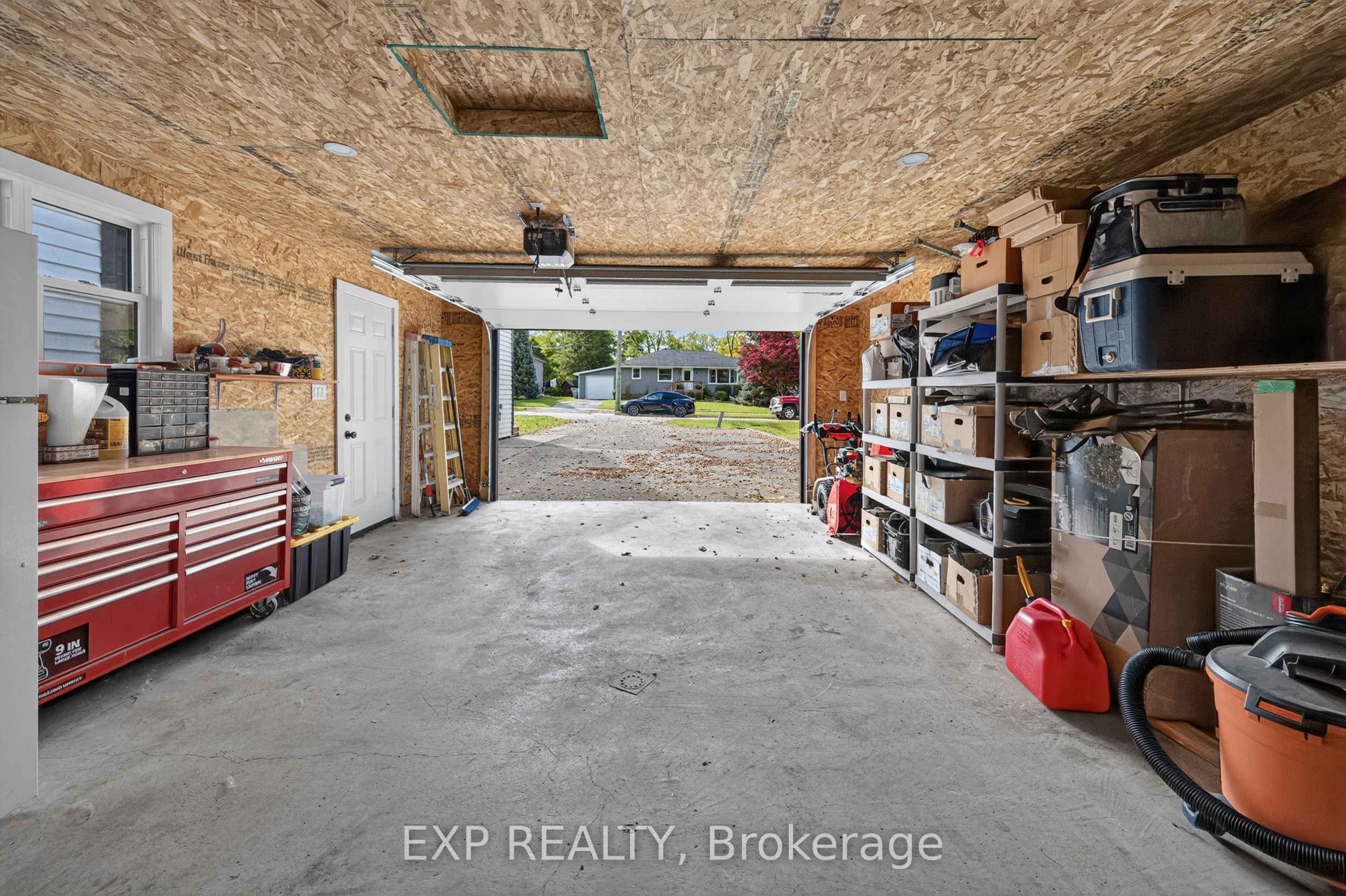 481 Gold Street Property Photo 27