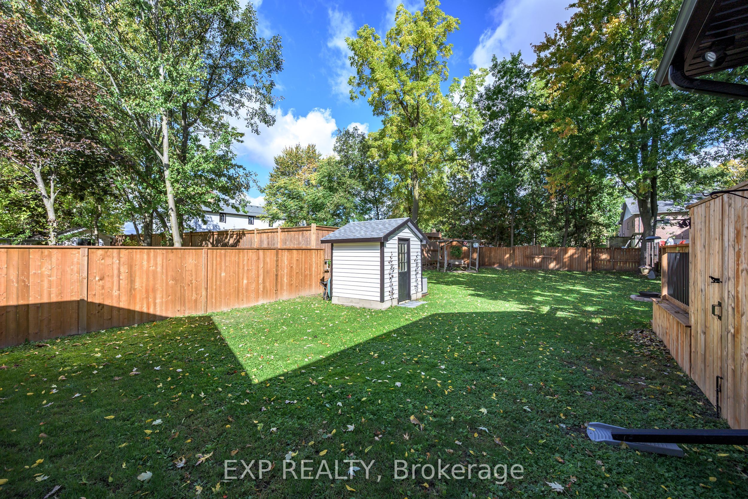 481 Gold Street Property Photo 28