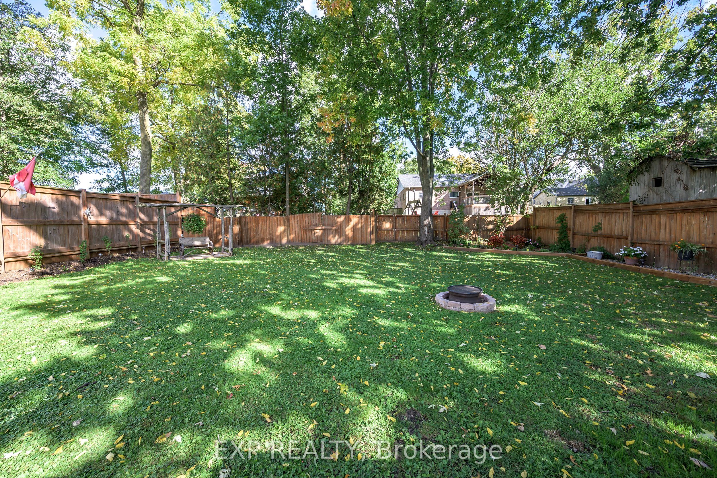 481 Gold Street Property Photo 29