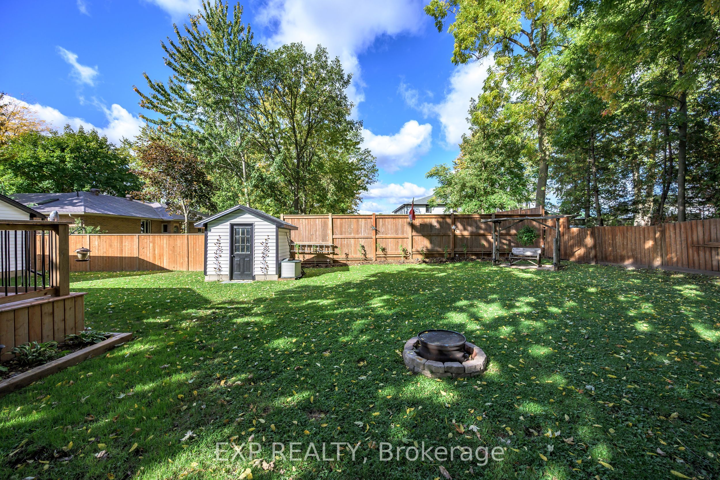 481 Gold Street Property Photo 30