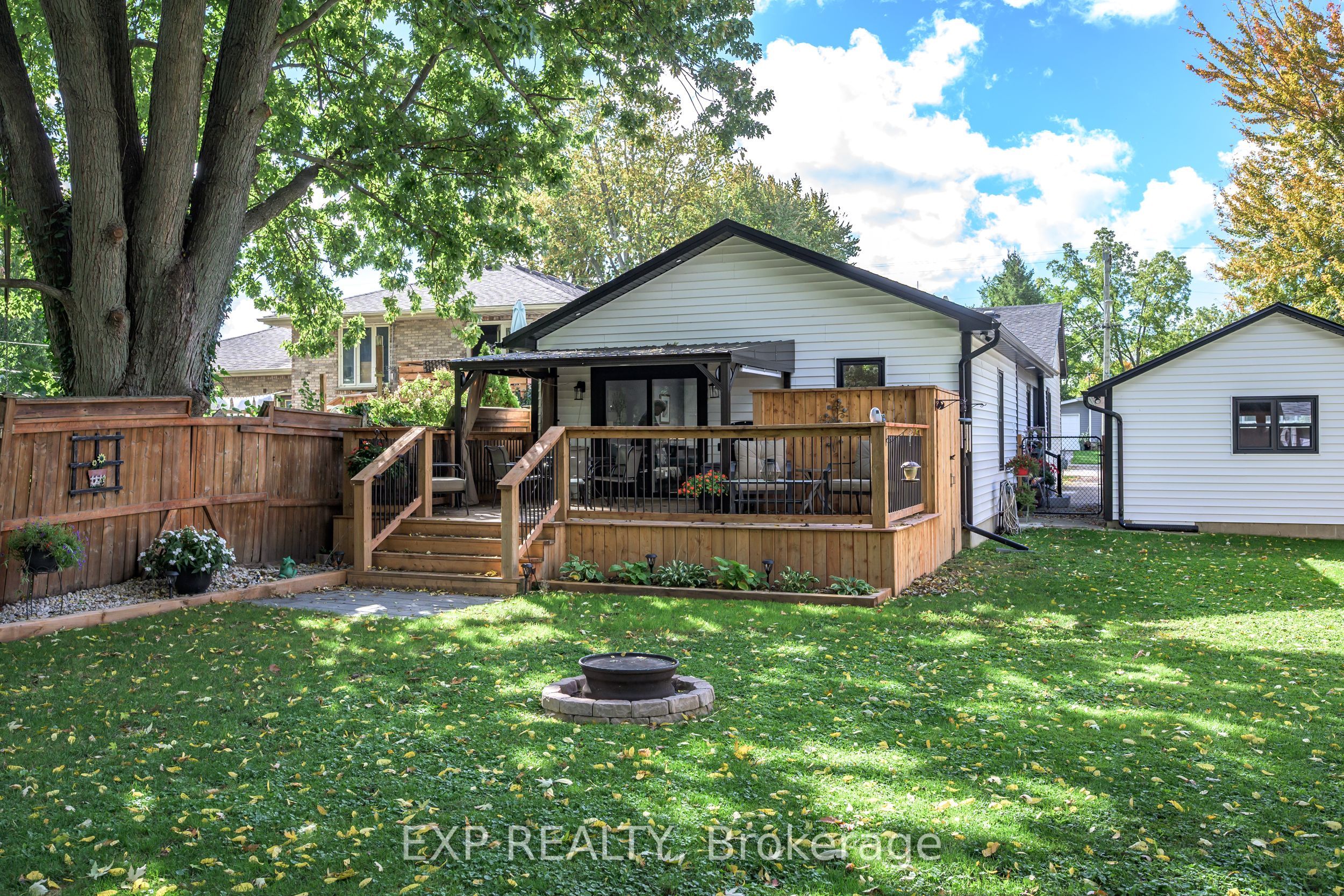 481 Gold Street Property Photo 31