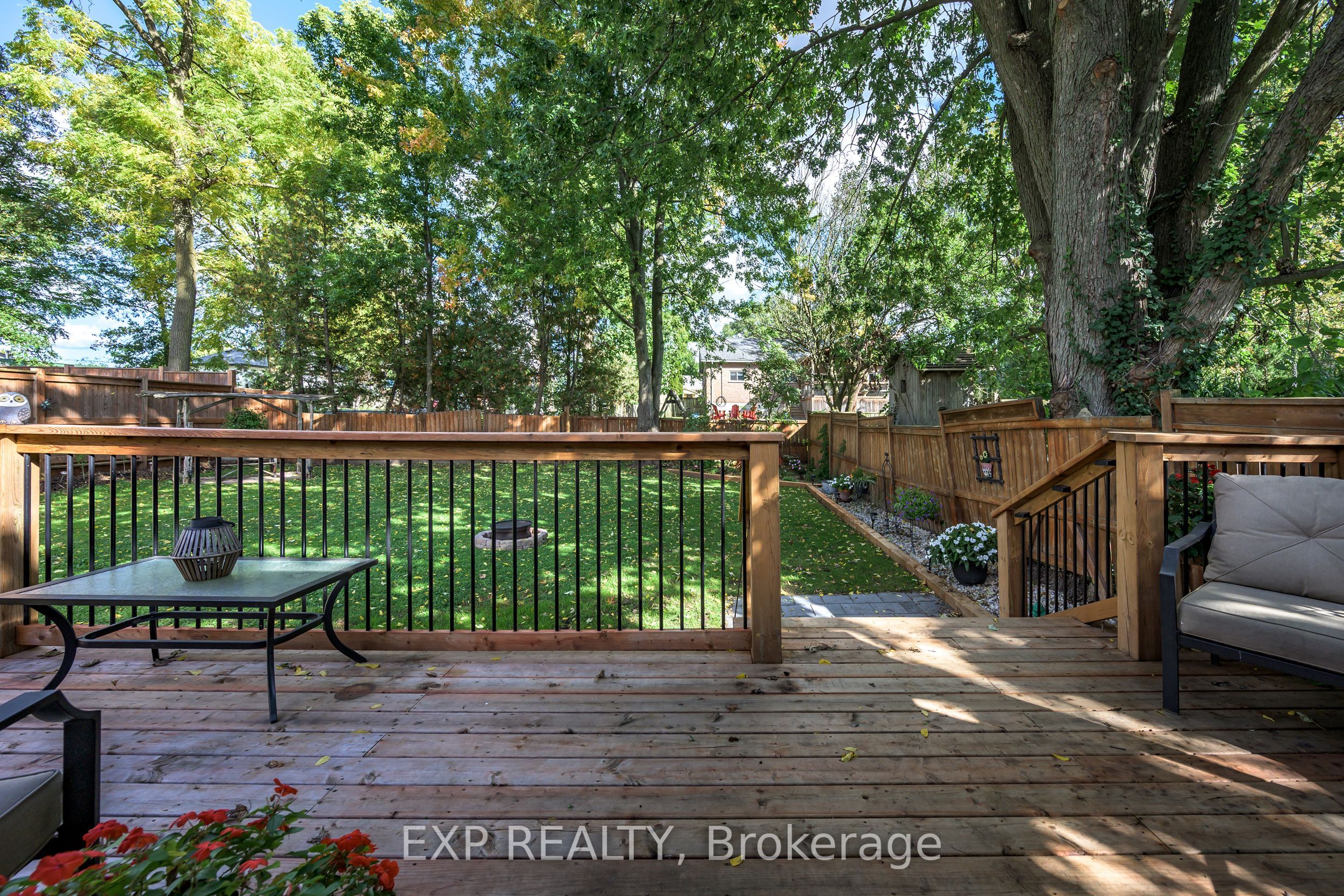 481 Gold Street Property Photo 36