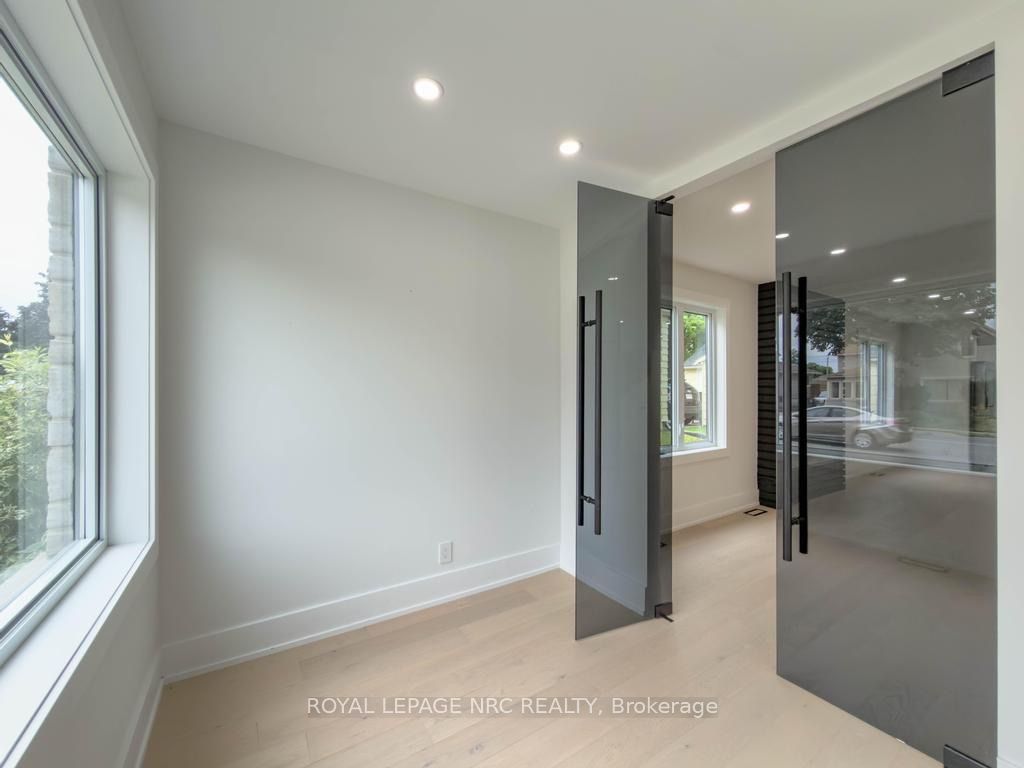 4392 Ontario Street Property Photo 11