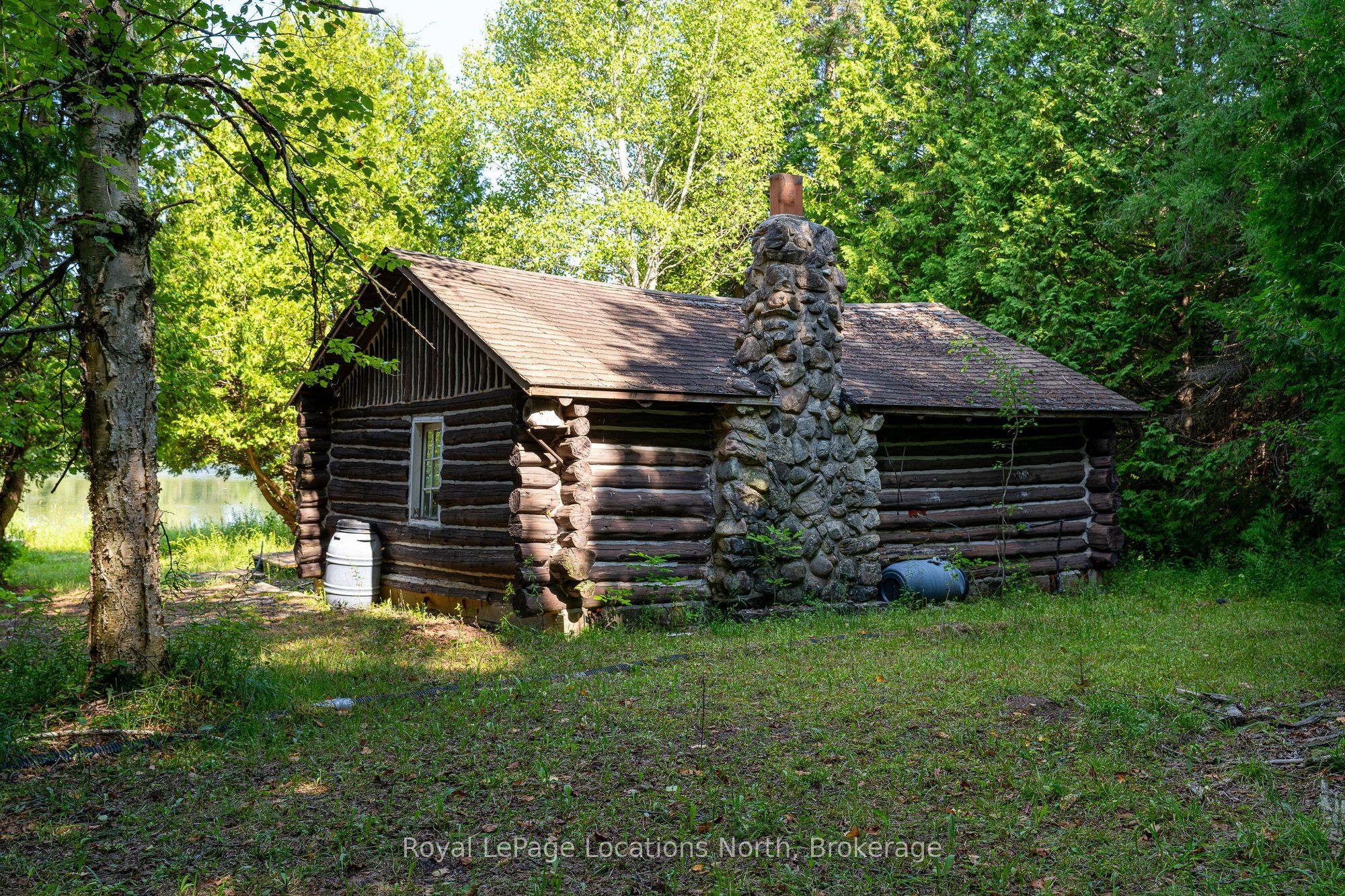 548037 3rd Side Road Property Photo 4
