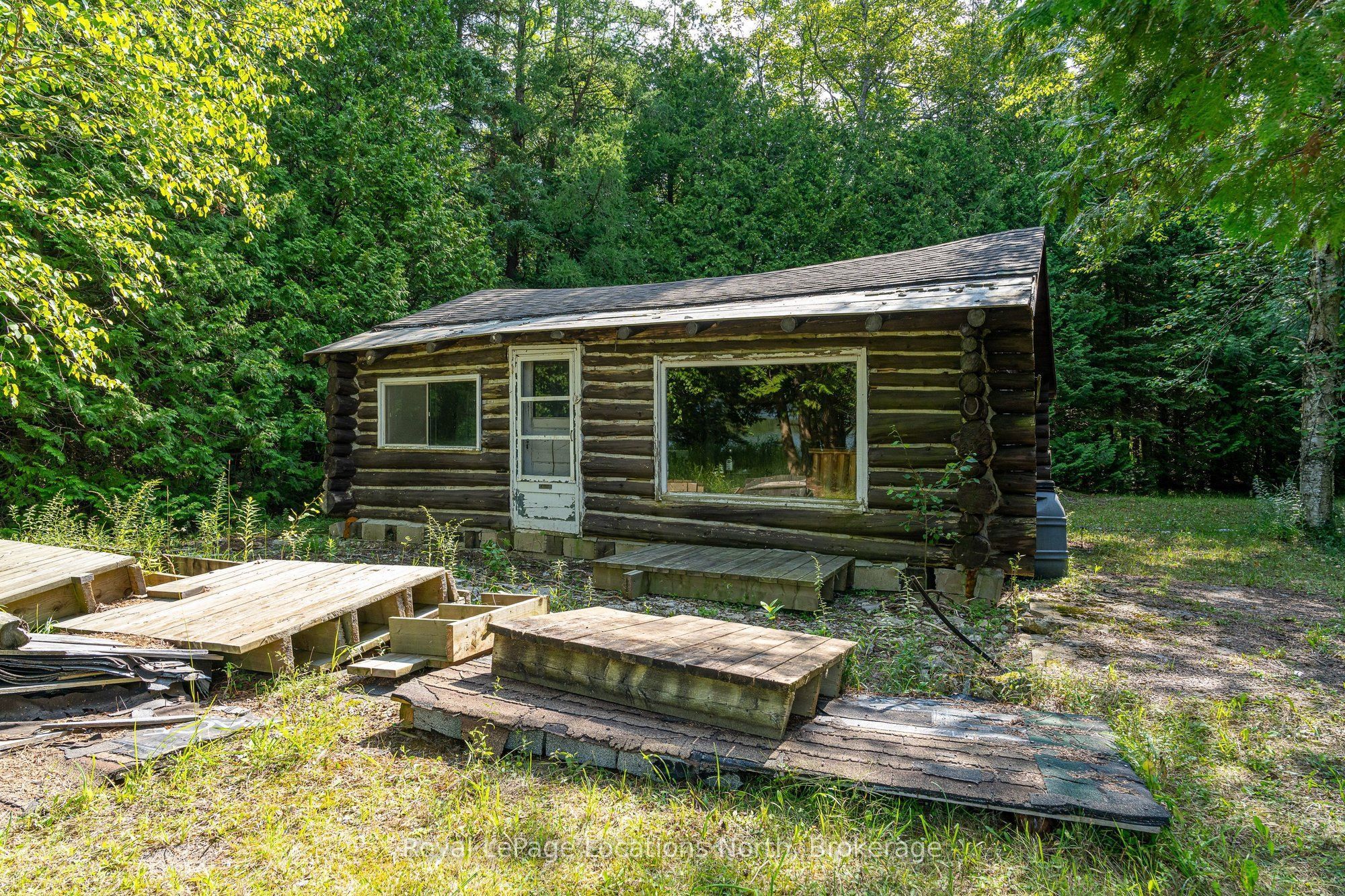 548037 3rd Side Road Property Photo 5