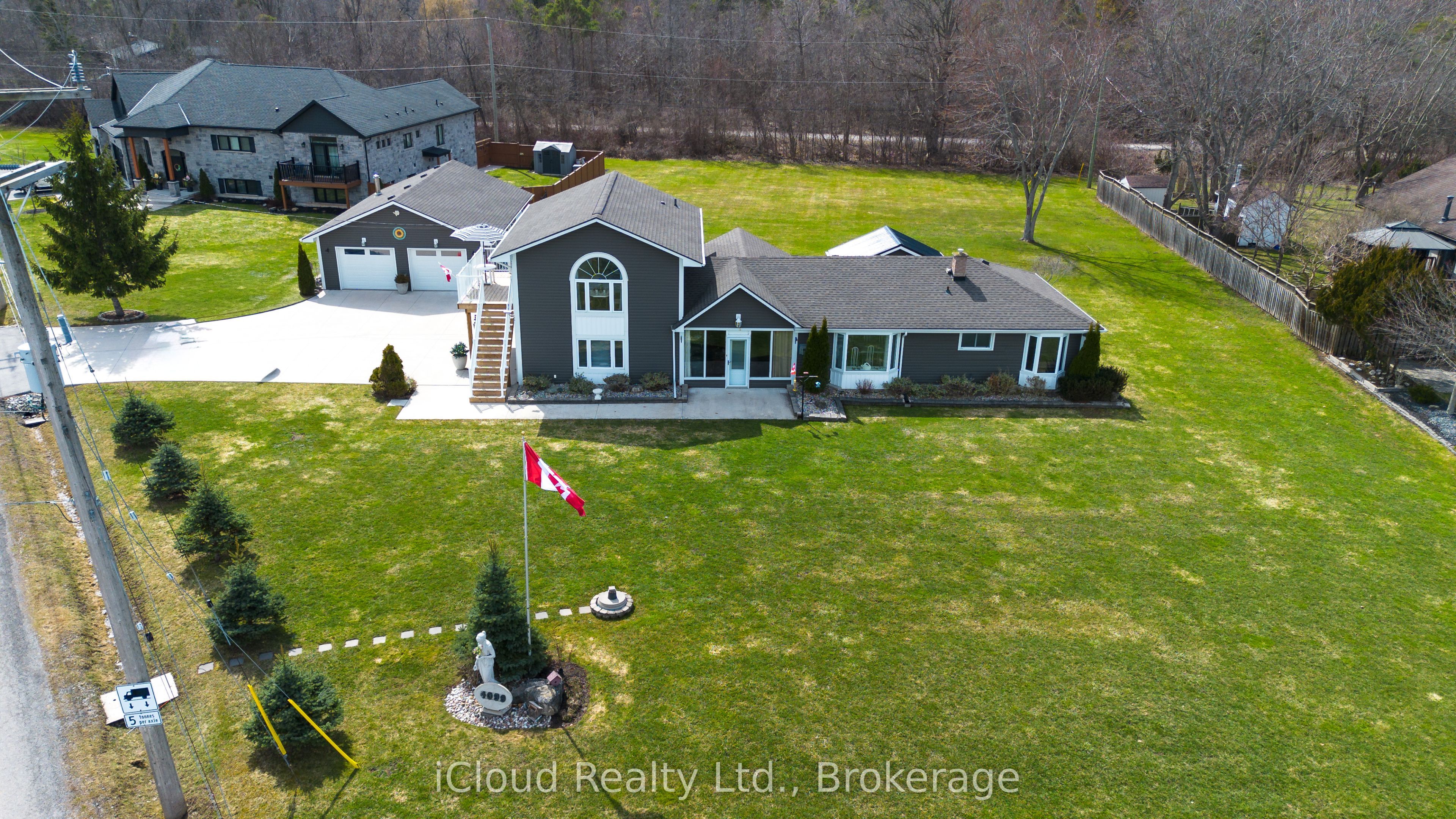 4099 Niagara Parkway Property Photo 2