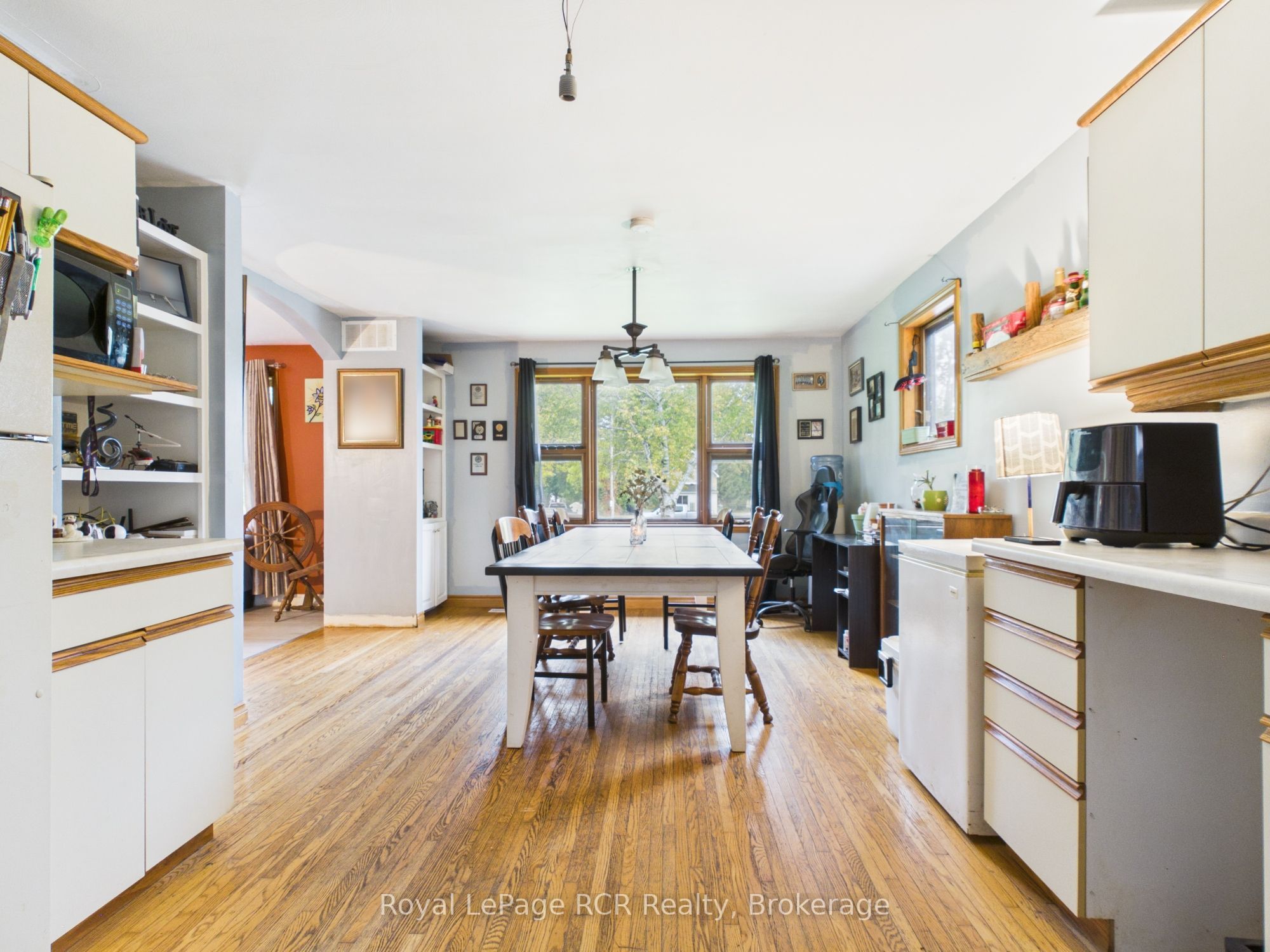 130 King Street Property Photo 3