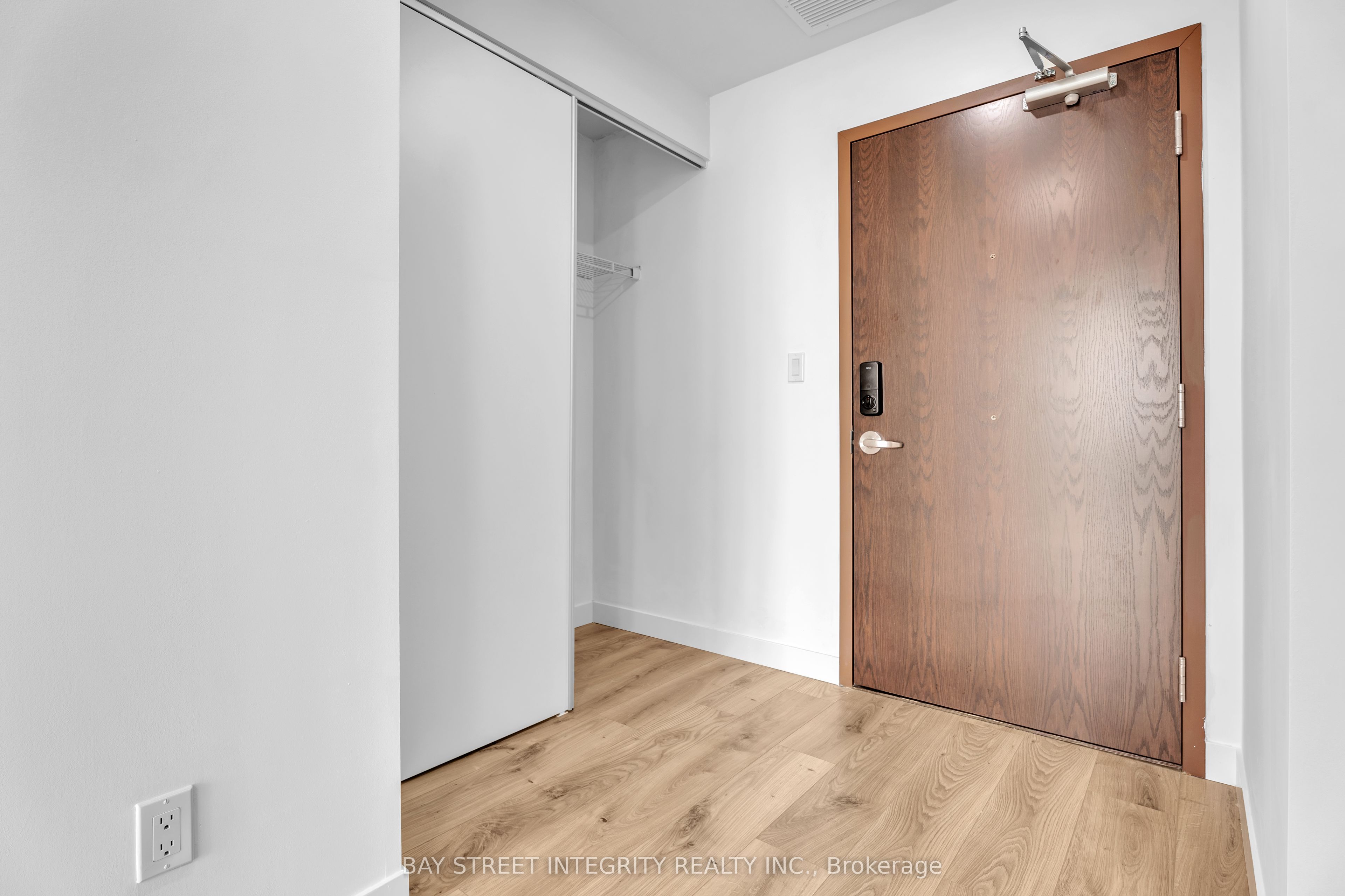 60 Frederic Street 1103 Property Photo 5
