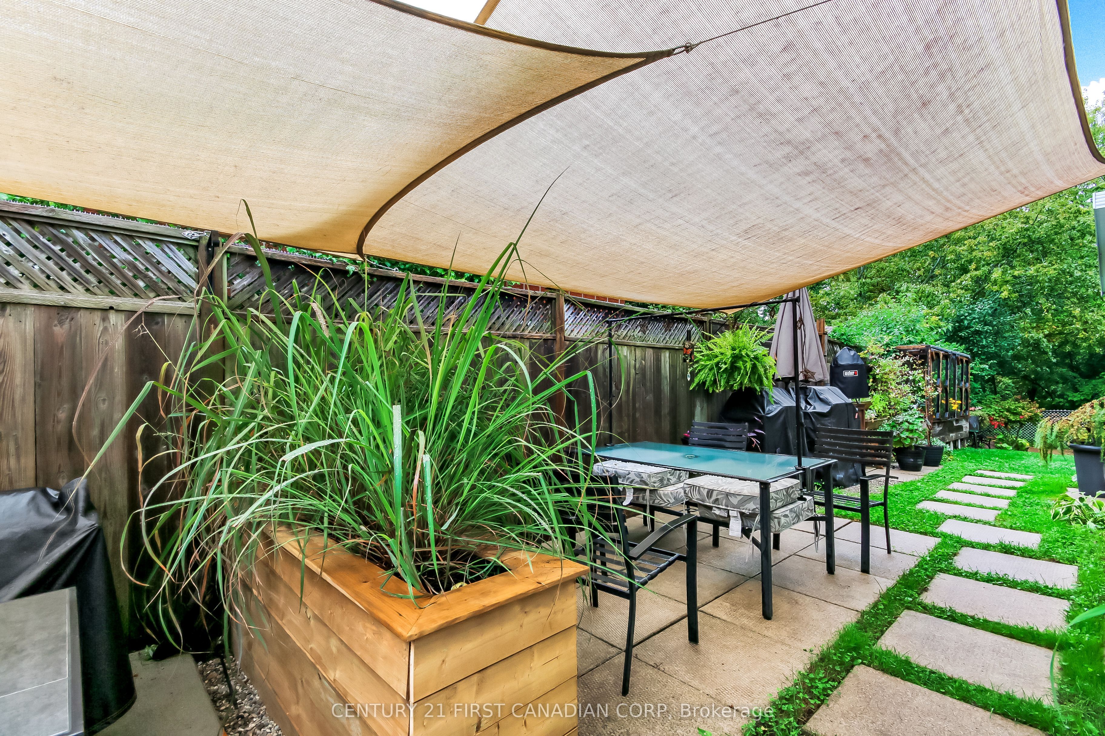 94 Nicholas Crescent Property Photo 22