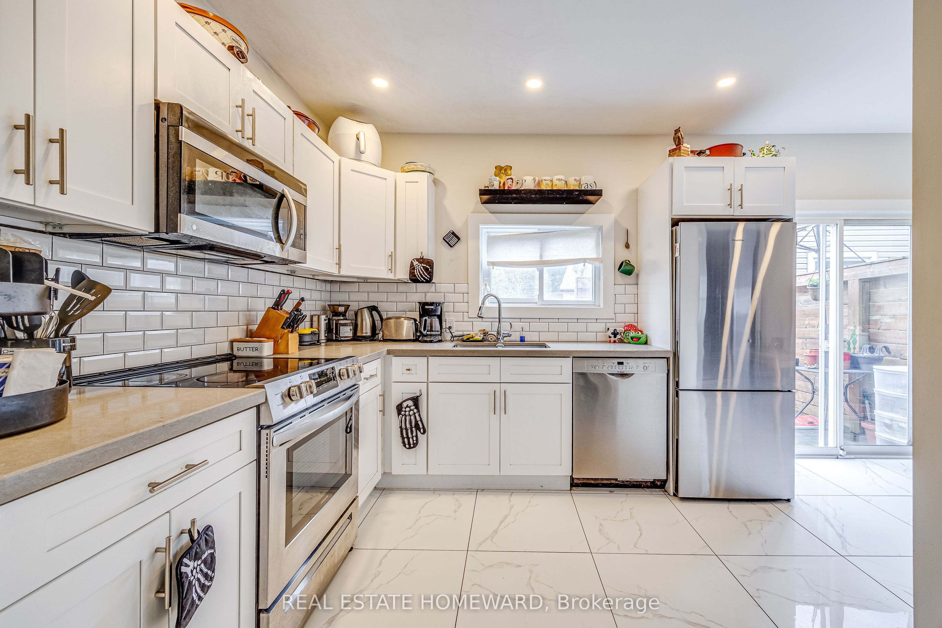 5164 St Lawrence Avenue Property Photo 1