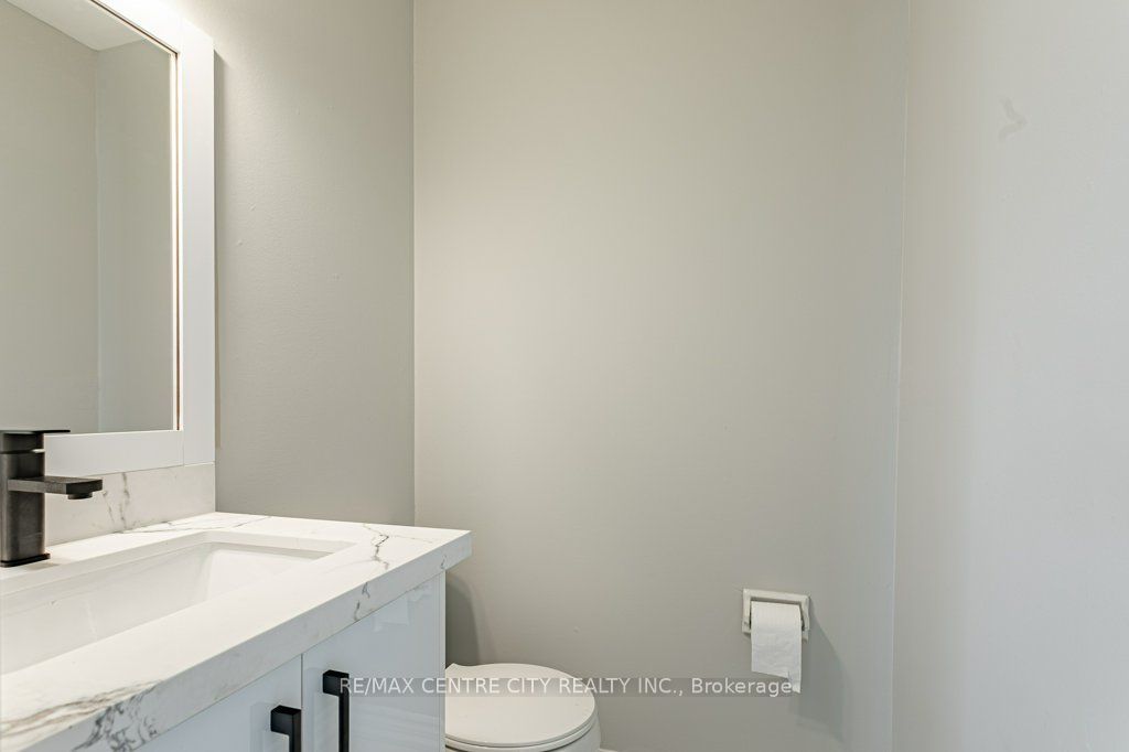70 Fiddlers Green Road 88 Property Photo 12