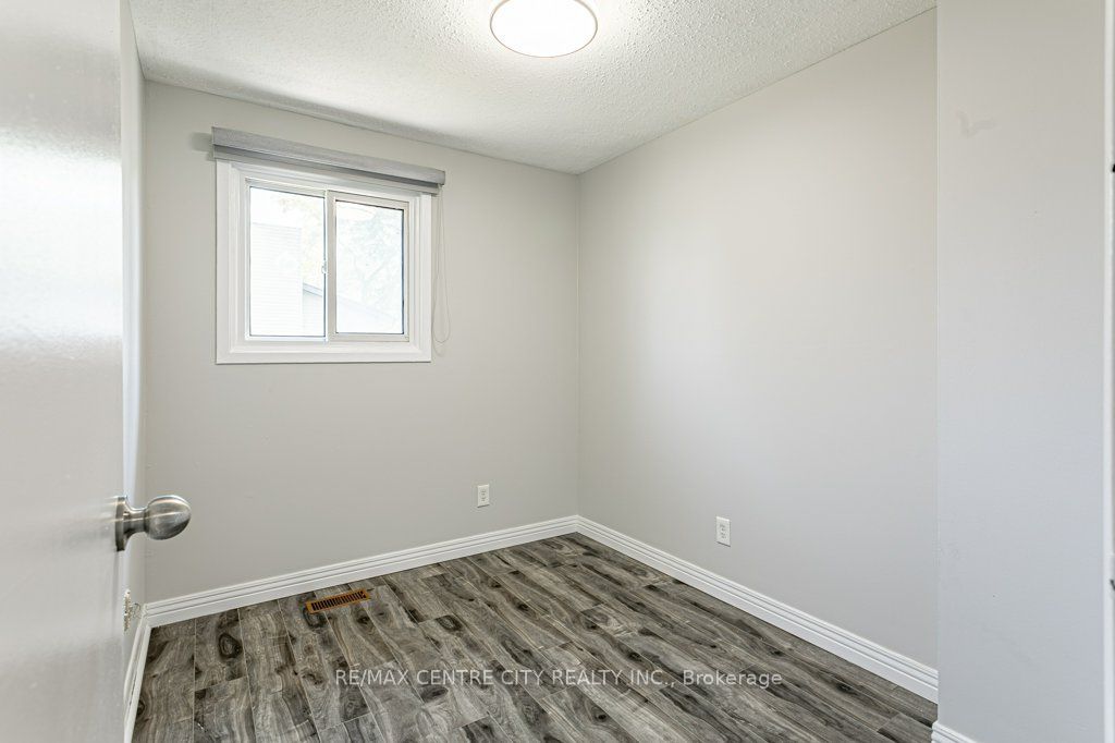70 Fiddlers Green Road 88 Property Photo 13