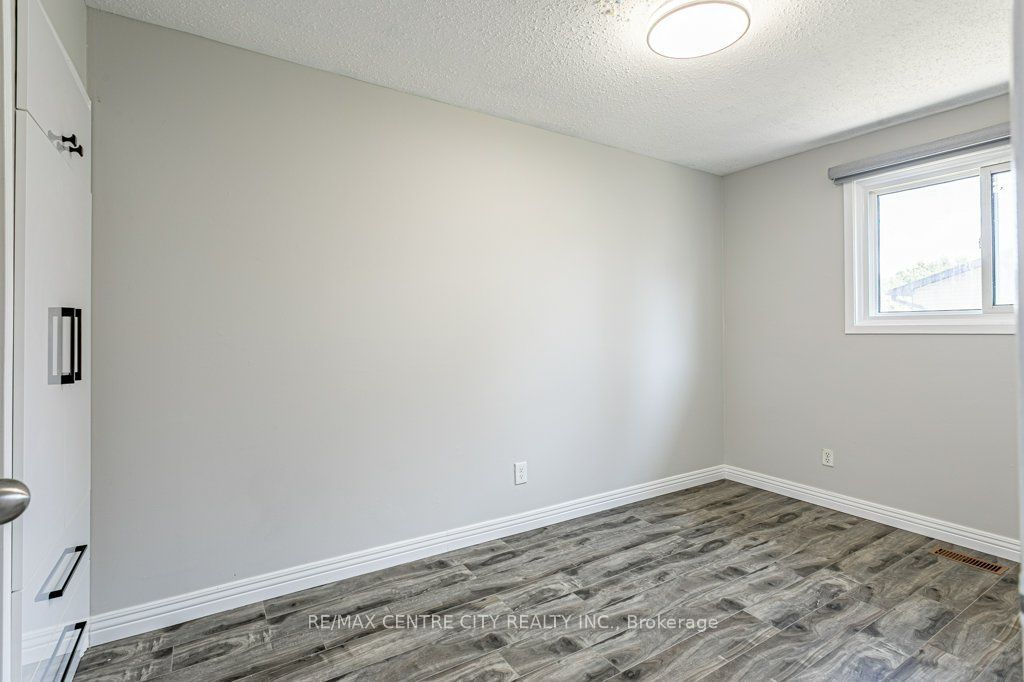 70 Fiddlers Green Road 88 Property Photo 14