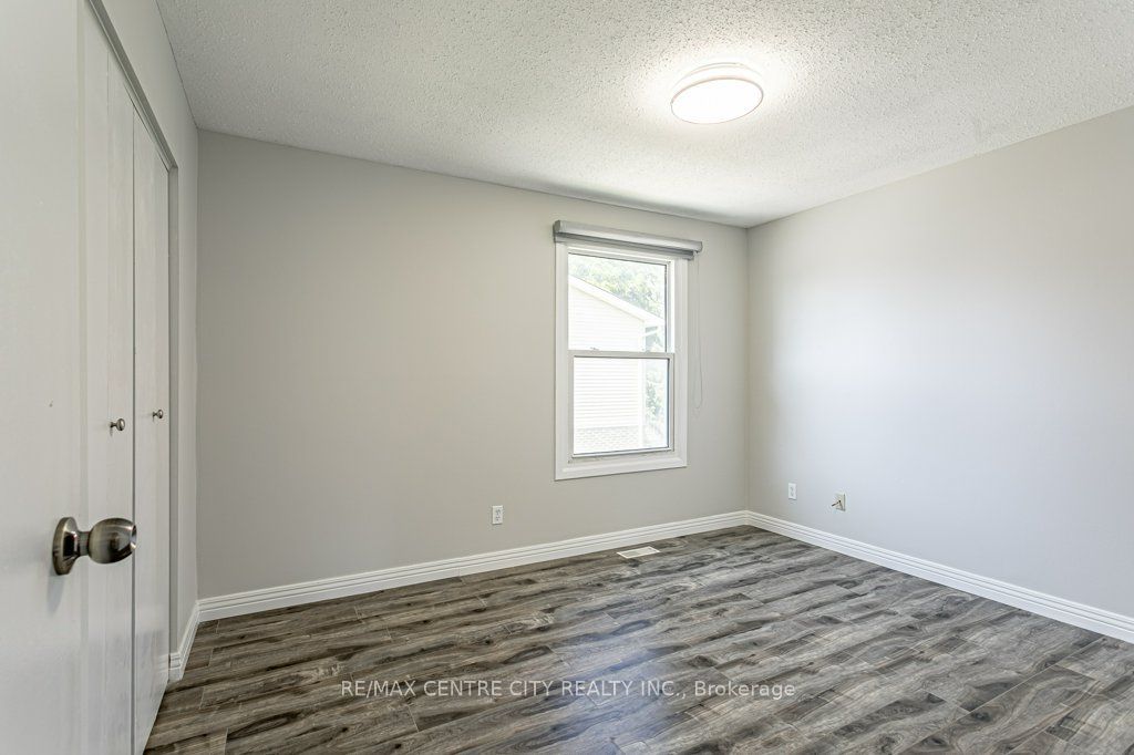 70 Fiddlers Green Road 88 Property Photo 16