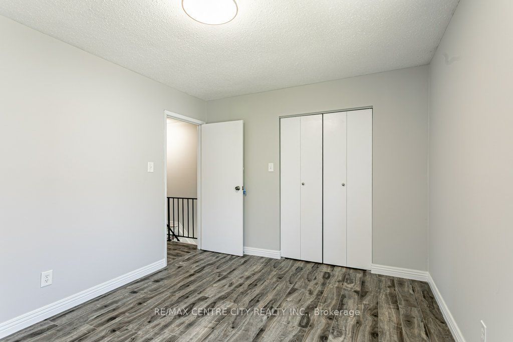 70 Fiddlers Green Road 88 Property Photo 17