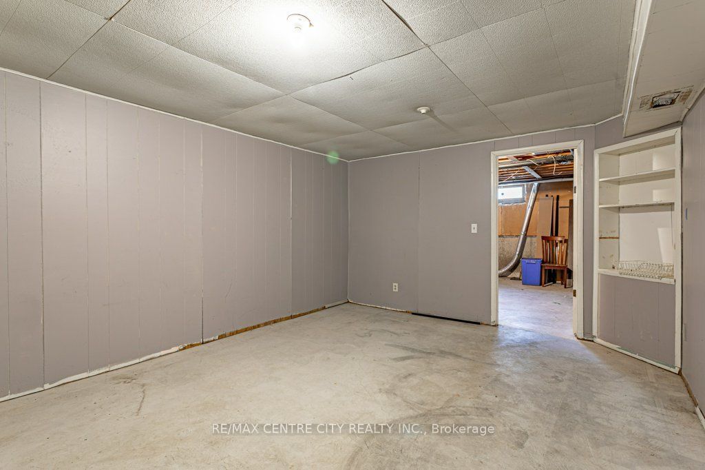 70 Fiddlers Green Road 88 Property Photo 18