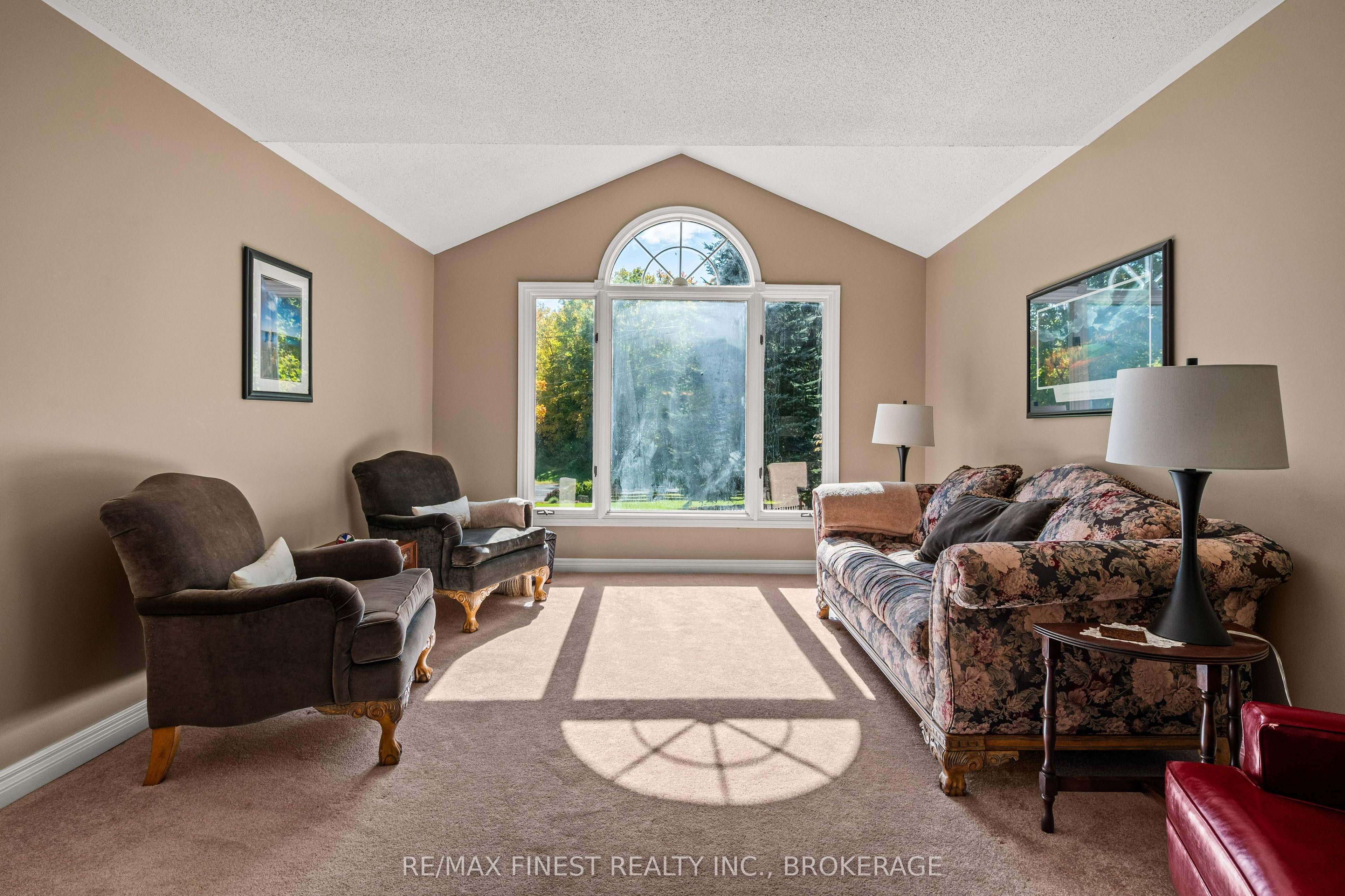 2032 Valleyview Drive Property Photo 14