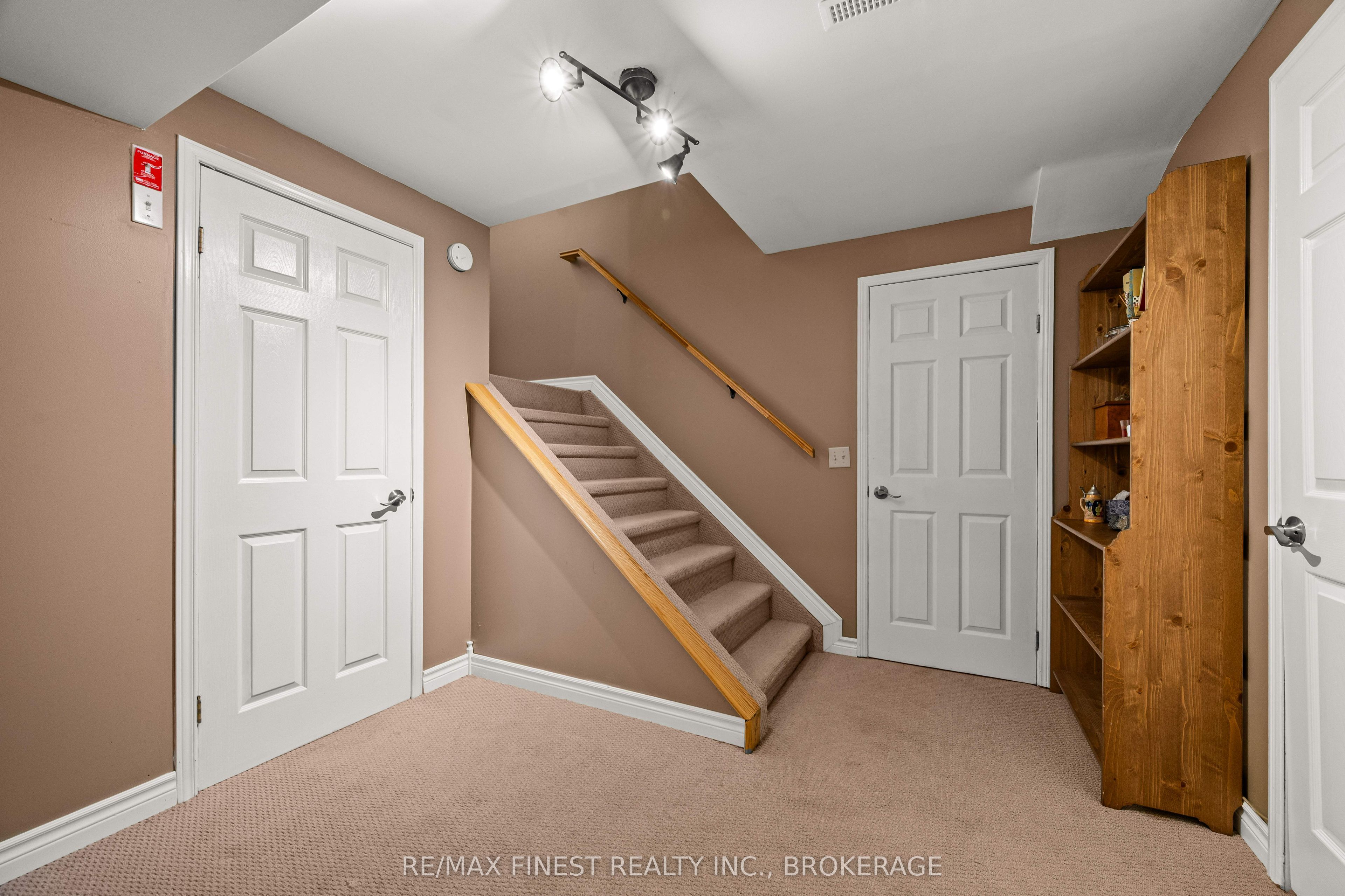 2032 Valleyview Drive Property Photo 34