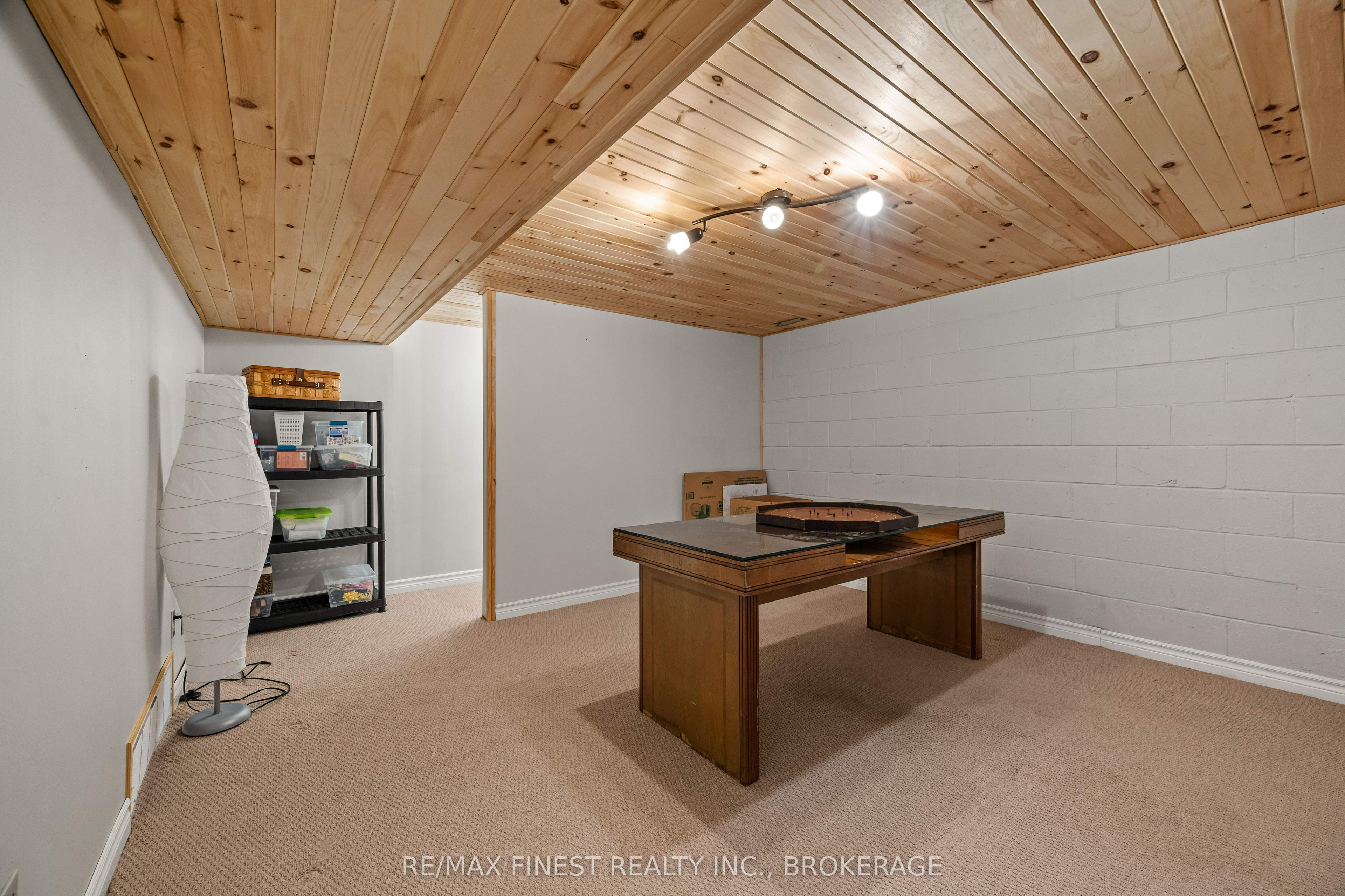 2032 Valleyview Drive Property Photo 37