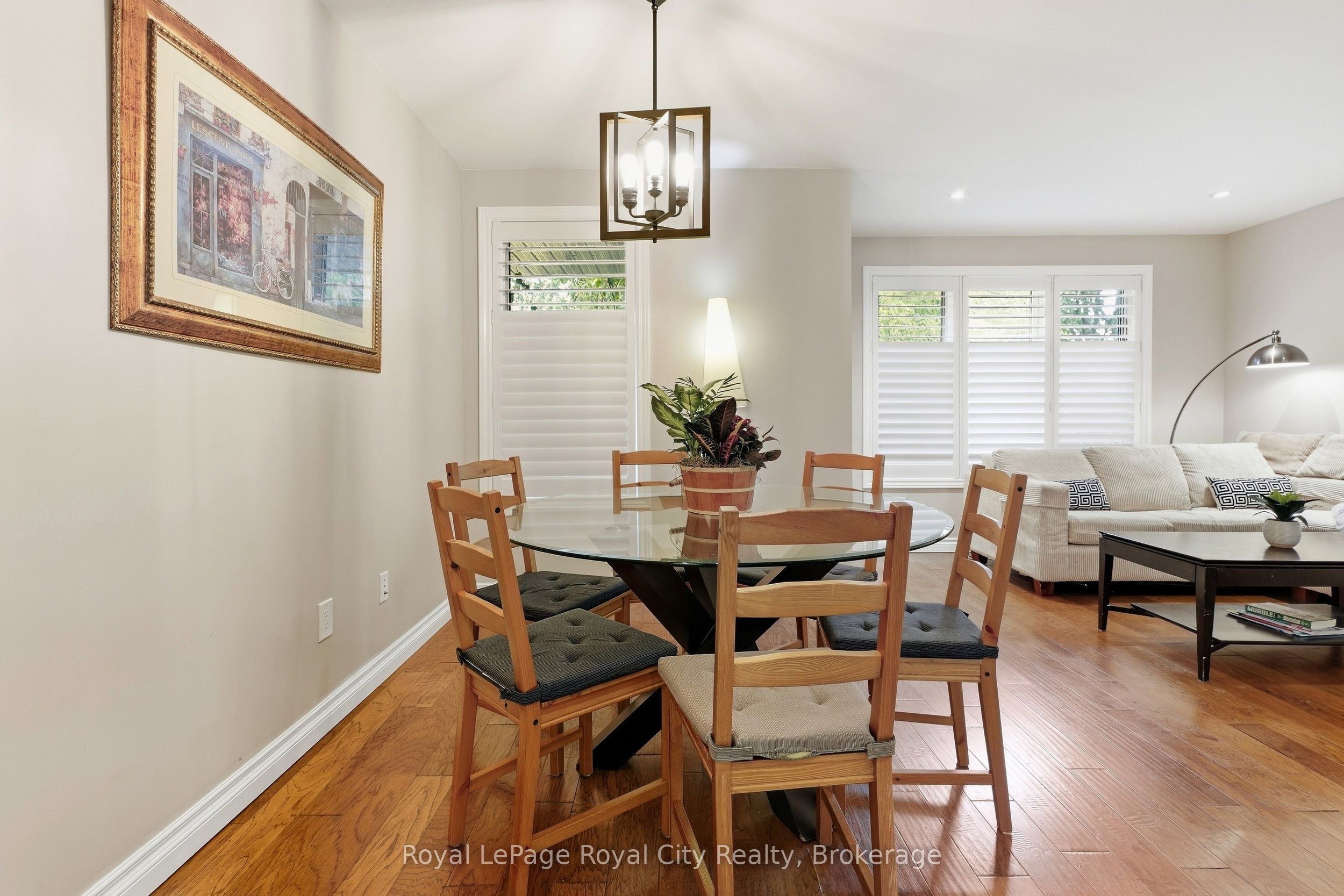 37 Mcilwraith Crescent Upper Property Photo 6