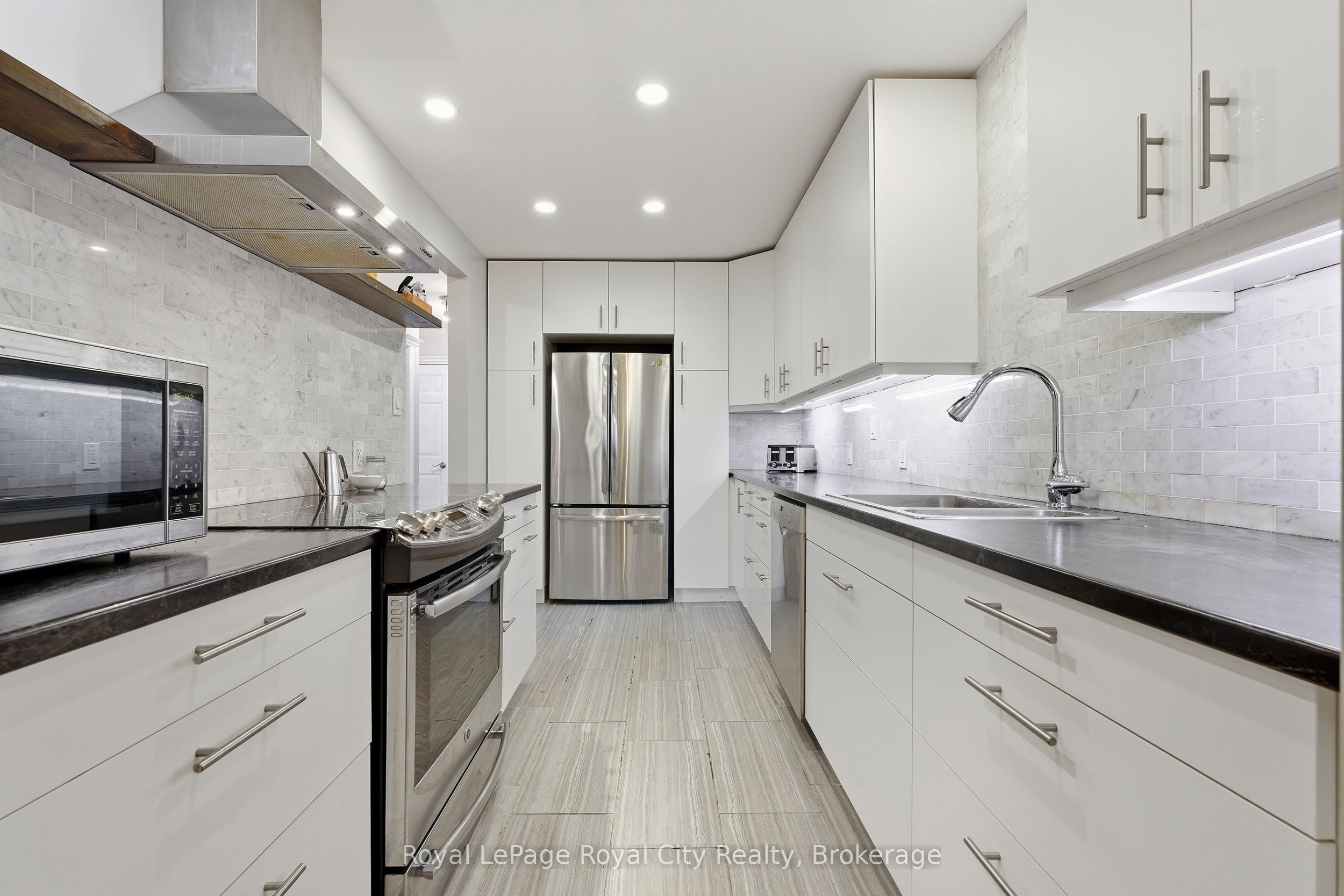 37 Mcilwraith Crescent Upper Property Photo 8