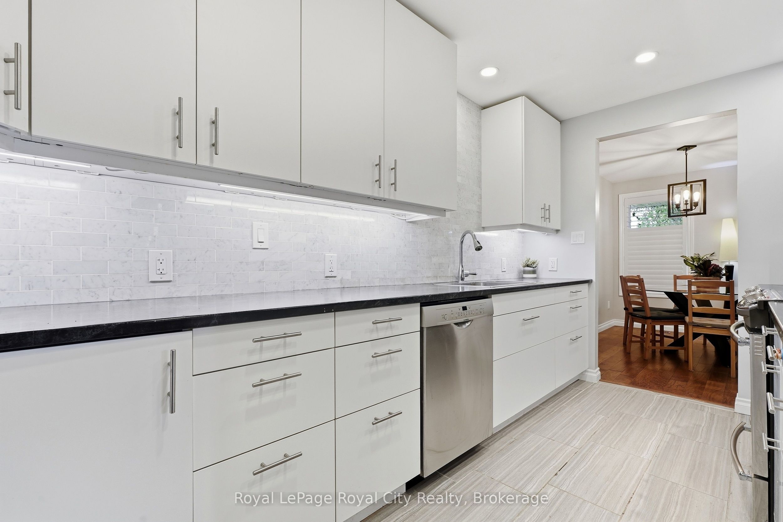 37 Mcilwraith Crescent Upper Property Photo 9