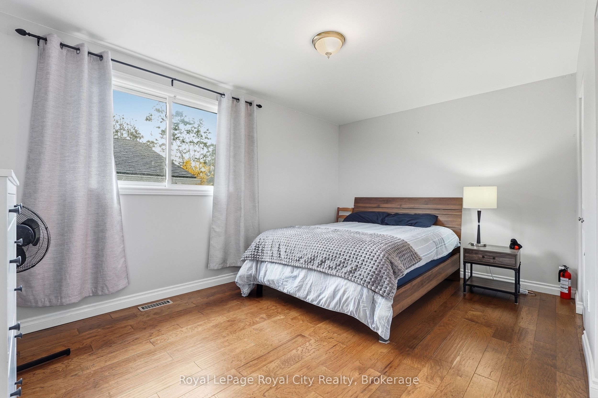37 Mcilwraith Crescent Upper Property Photo 15