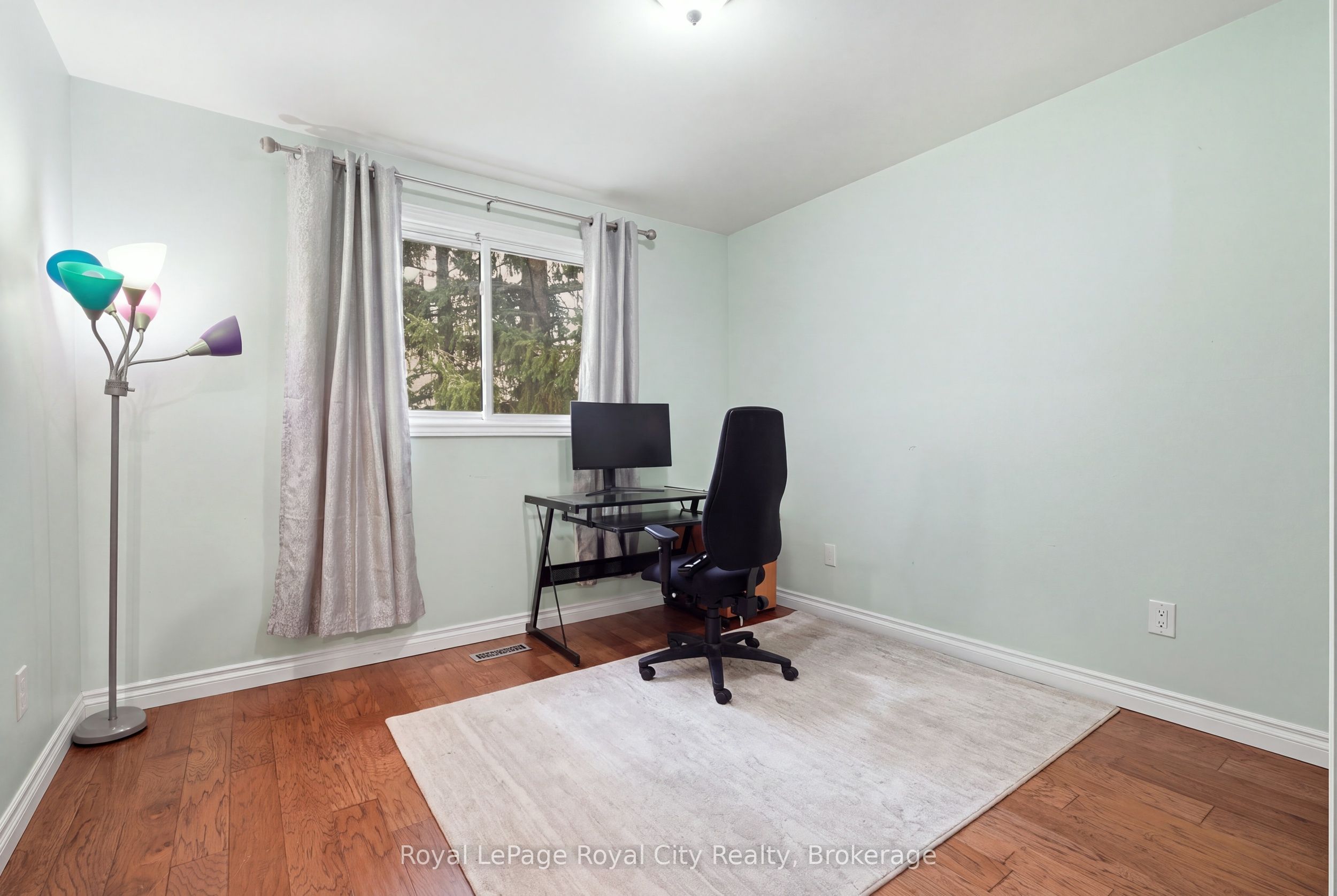 37 Mcilwraith Crescent Upper Property Photo 21