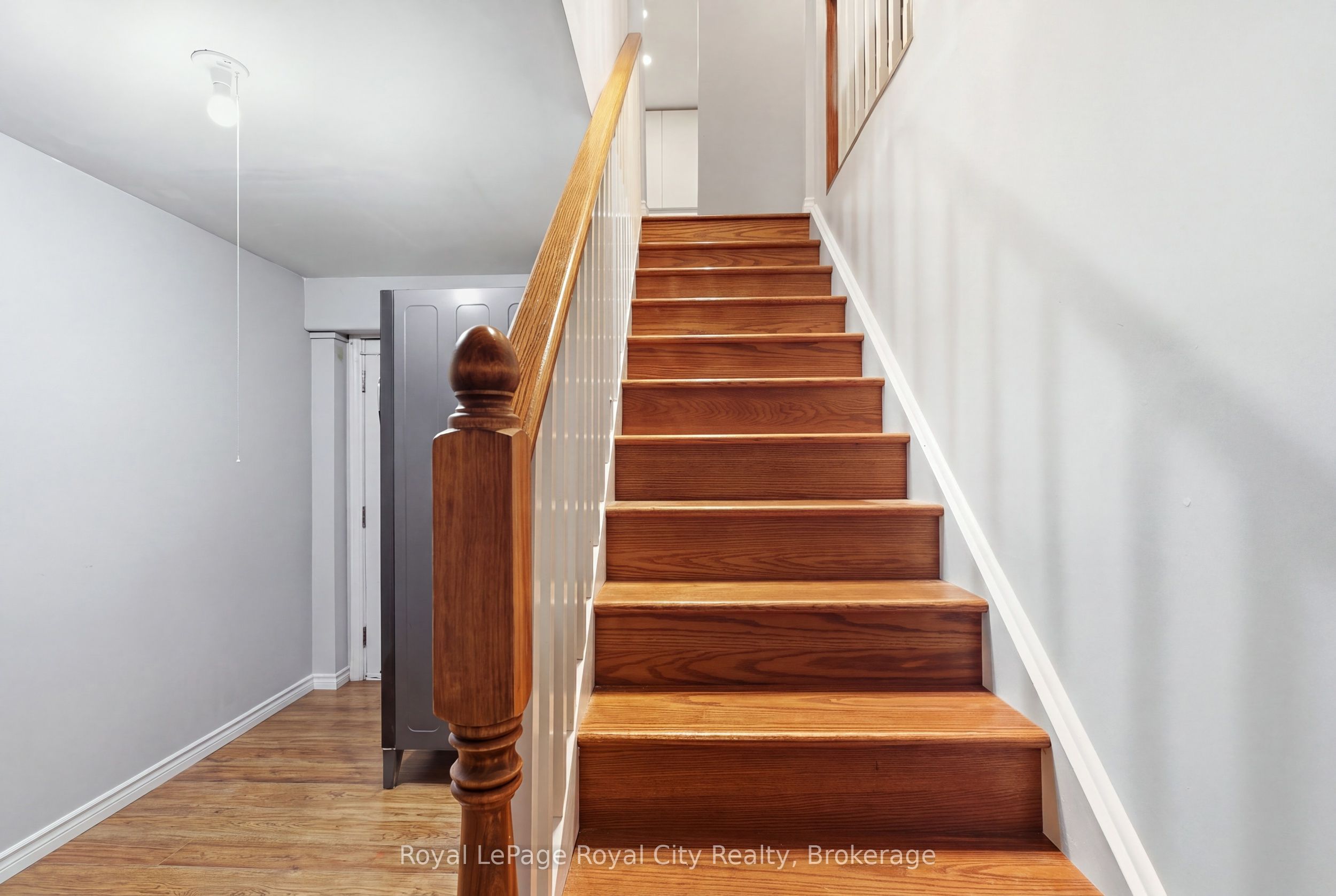 37 Mcilwraith Crescent Upper Property Photo 23