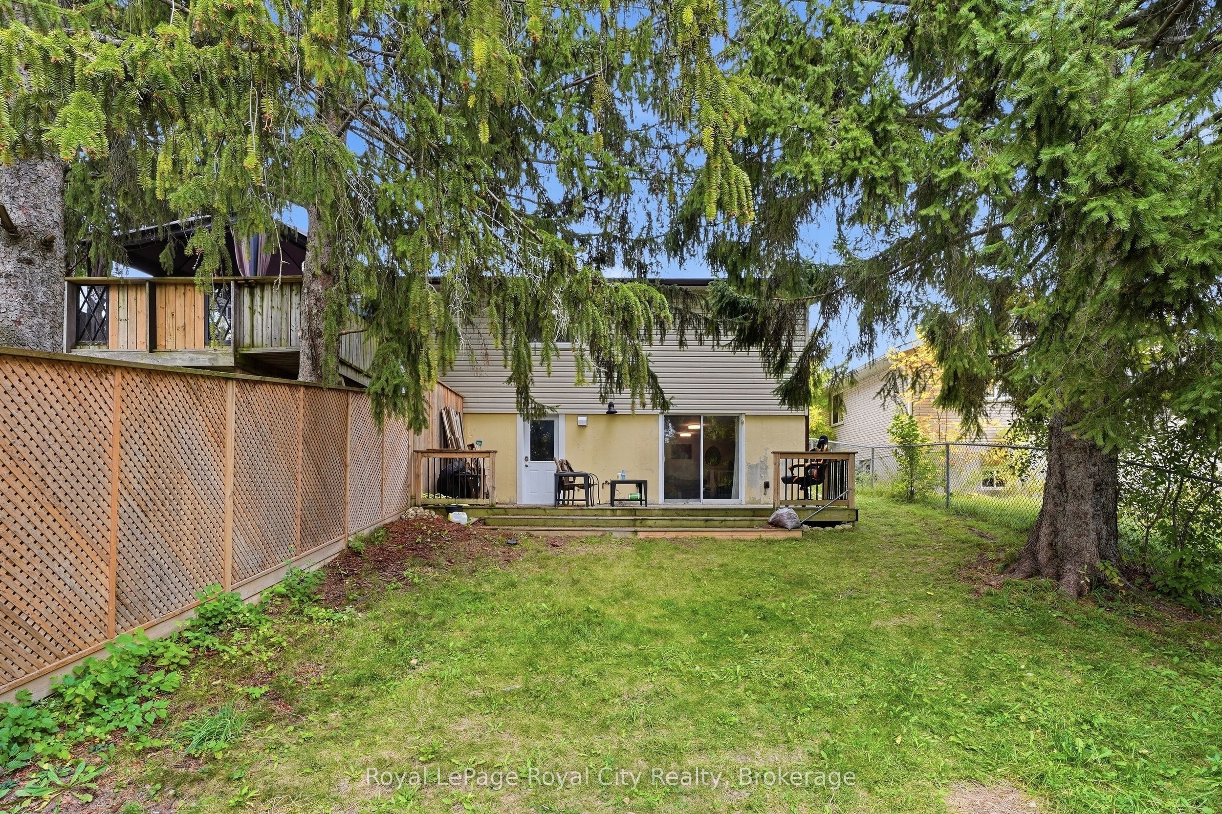 37 Mcilwraith Crescent Upper Property Photo 28