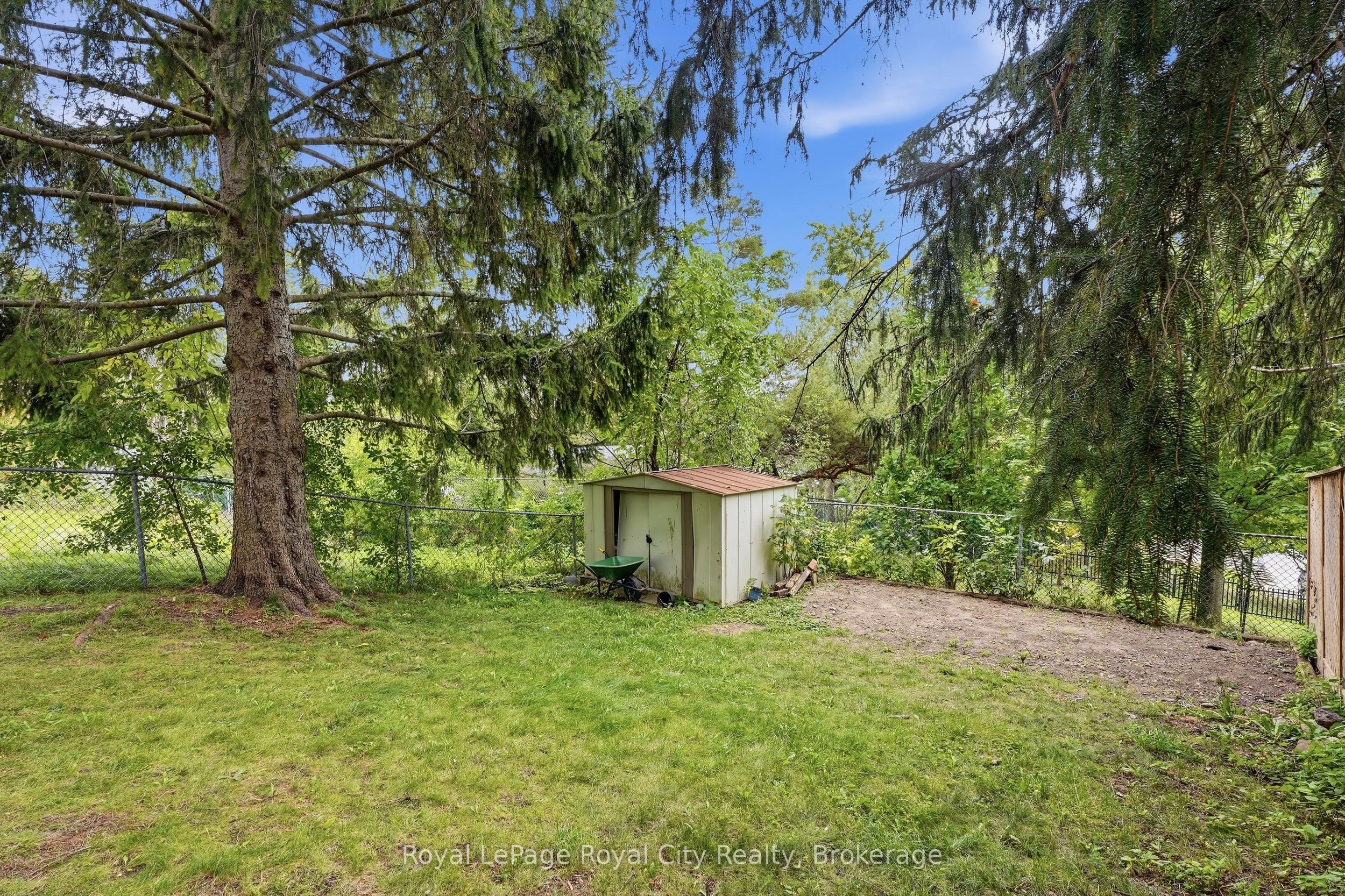 37 Mcilwraith Crescent Upper Property Photo 30