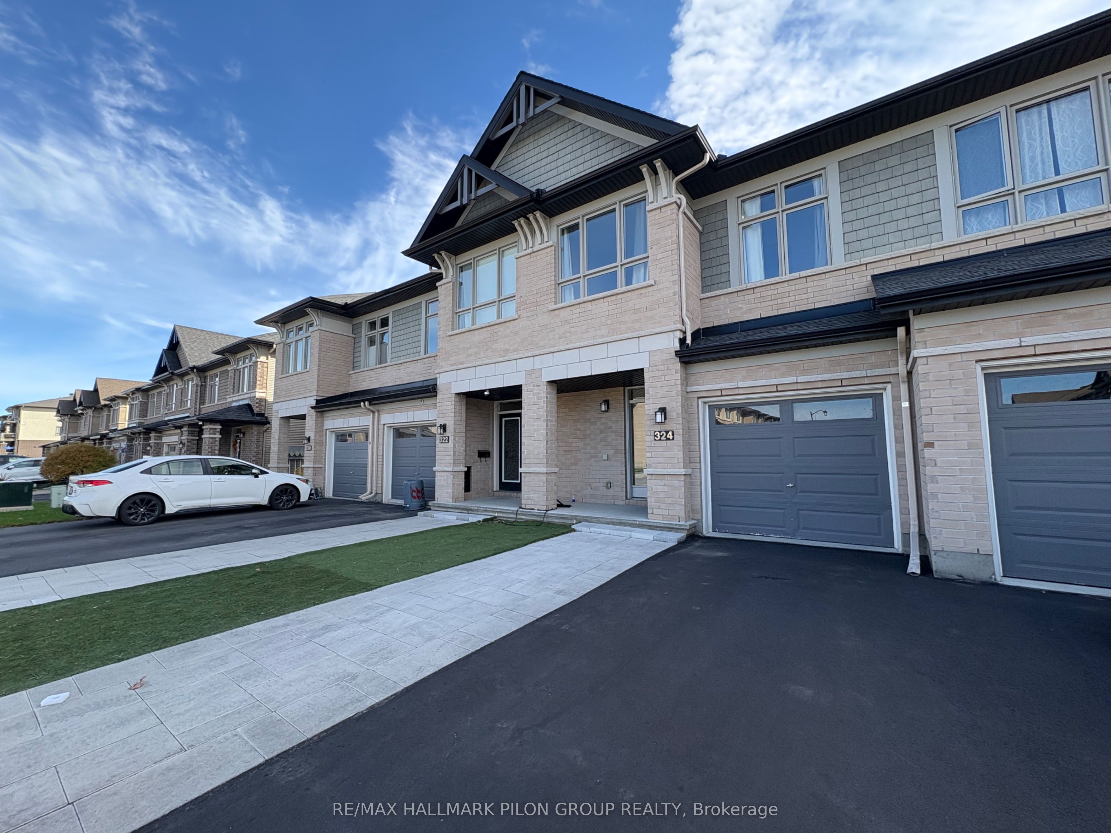 324 Rainrock Crescent Property Photo 1
