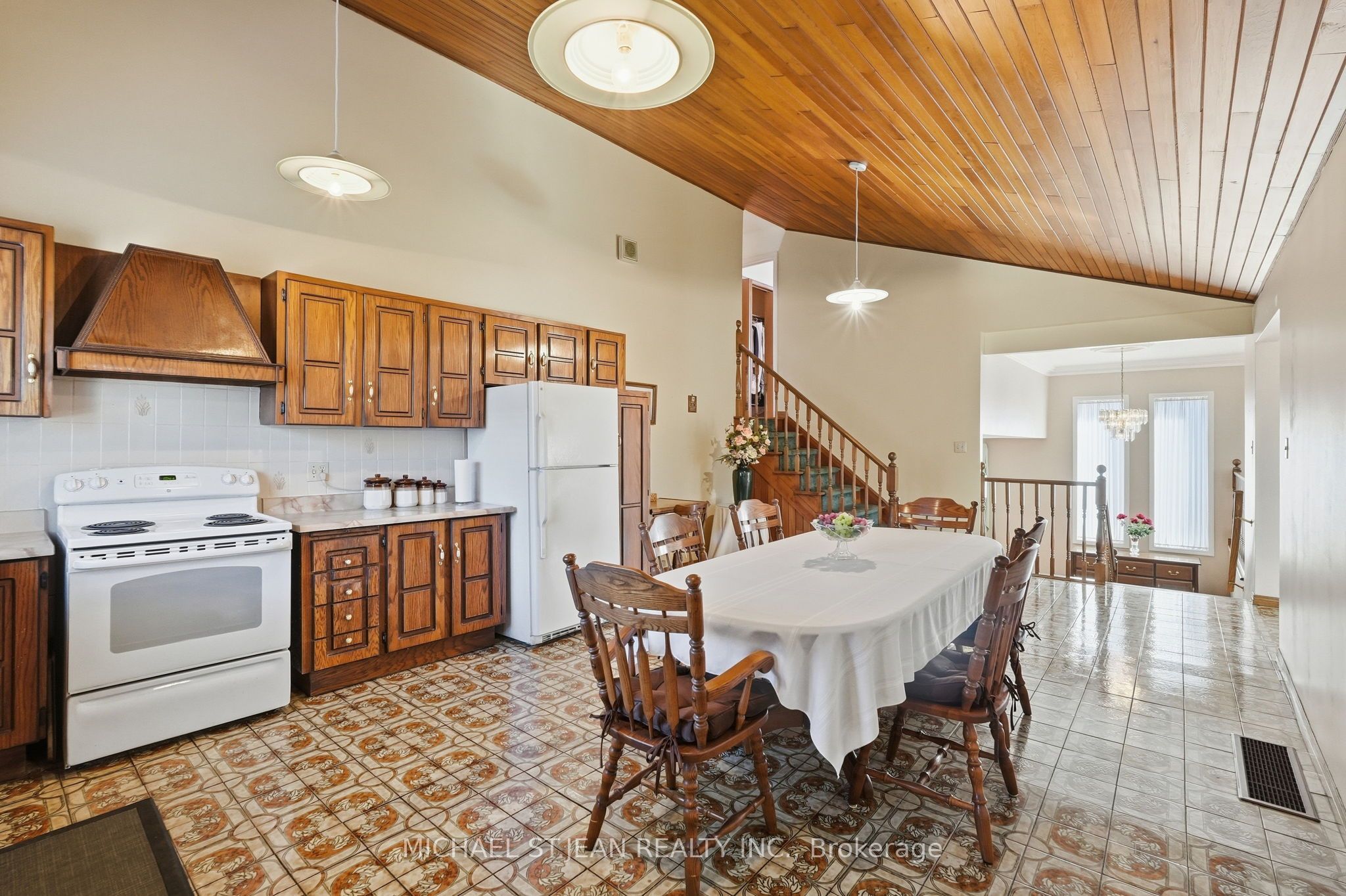 32 San Fernando Drive Property Photo 13