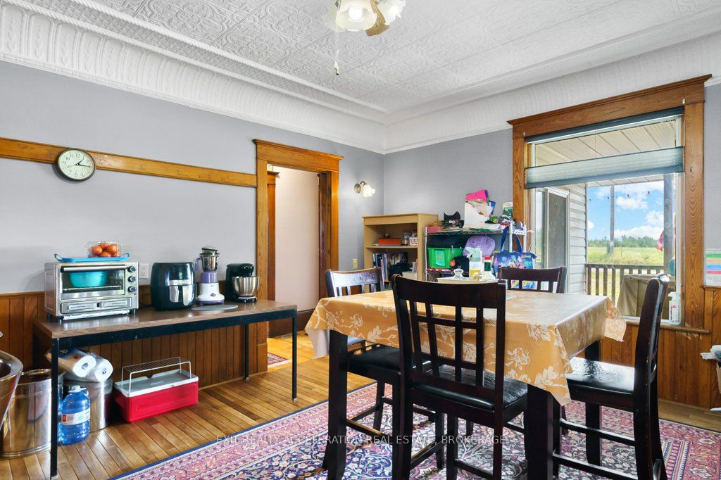 595 Craigen Road Property Photo 7
