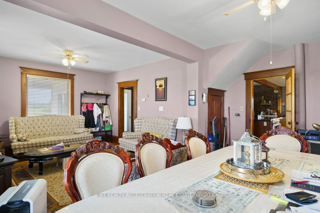 595 Craigen Road Property Photo 14