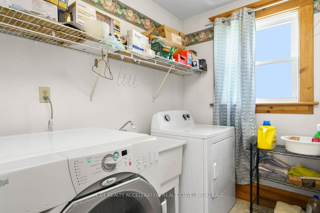 595 Craigen Road Property Photo 18