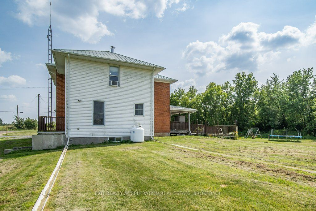 595 Craigen Road Property Photo 28