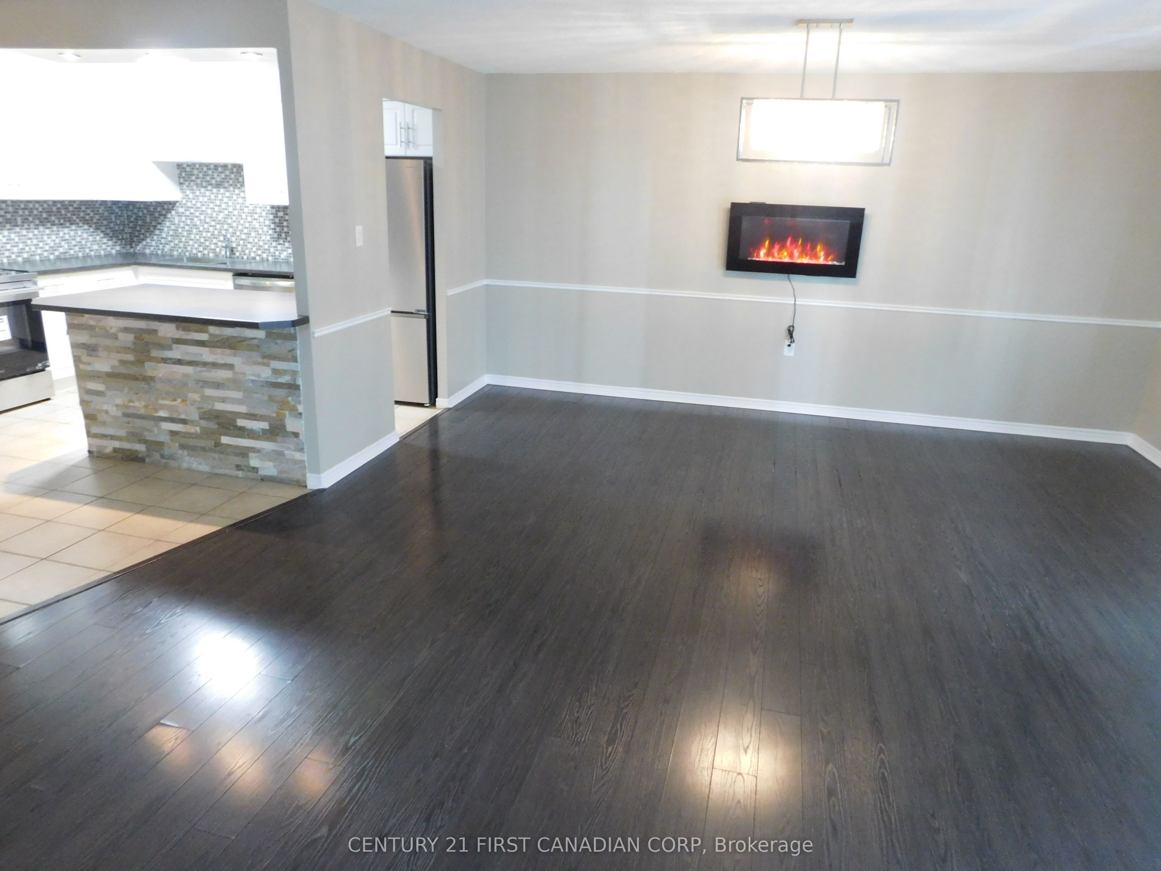 323 Colborne Street 2004 Property Photo 7