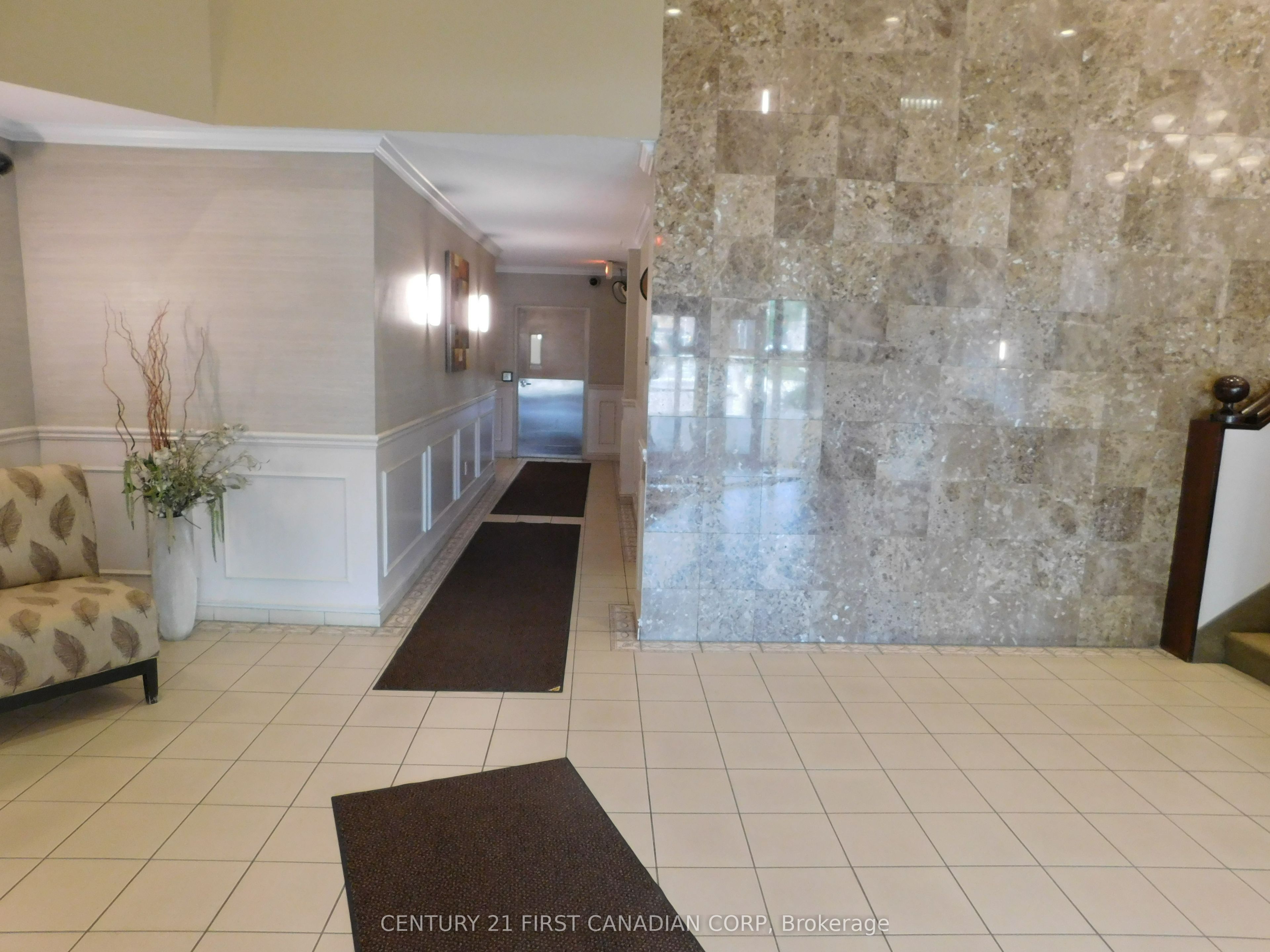 323 Colborne Street 2004 Property Photo 21