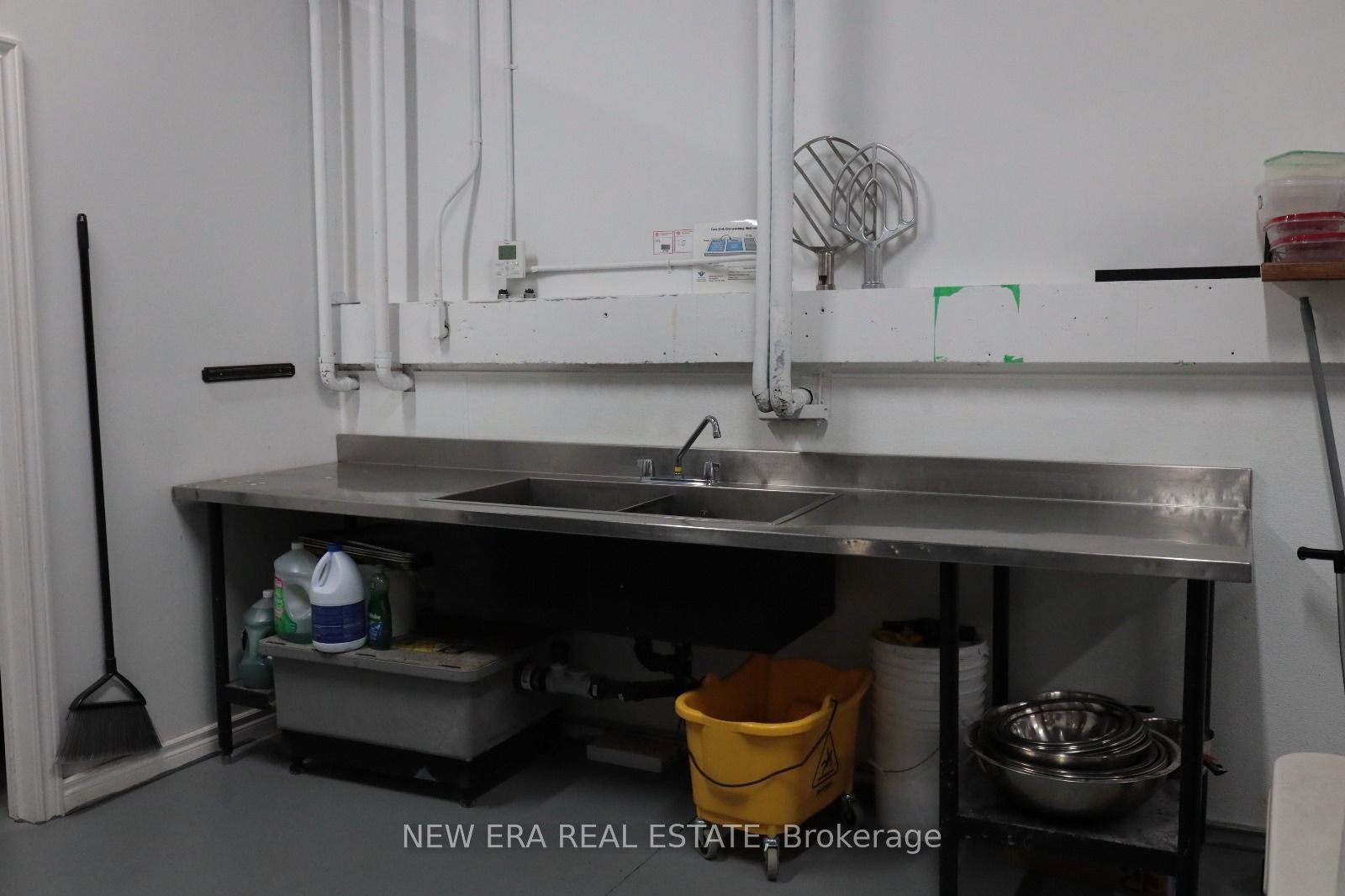 258 A Sunview Street Property Photo 6