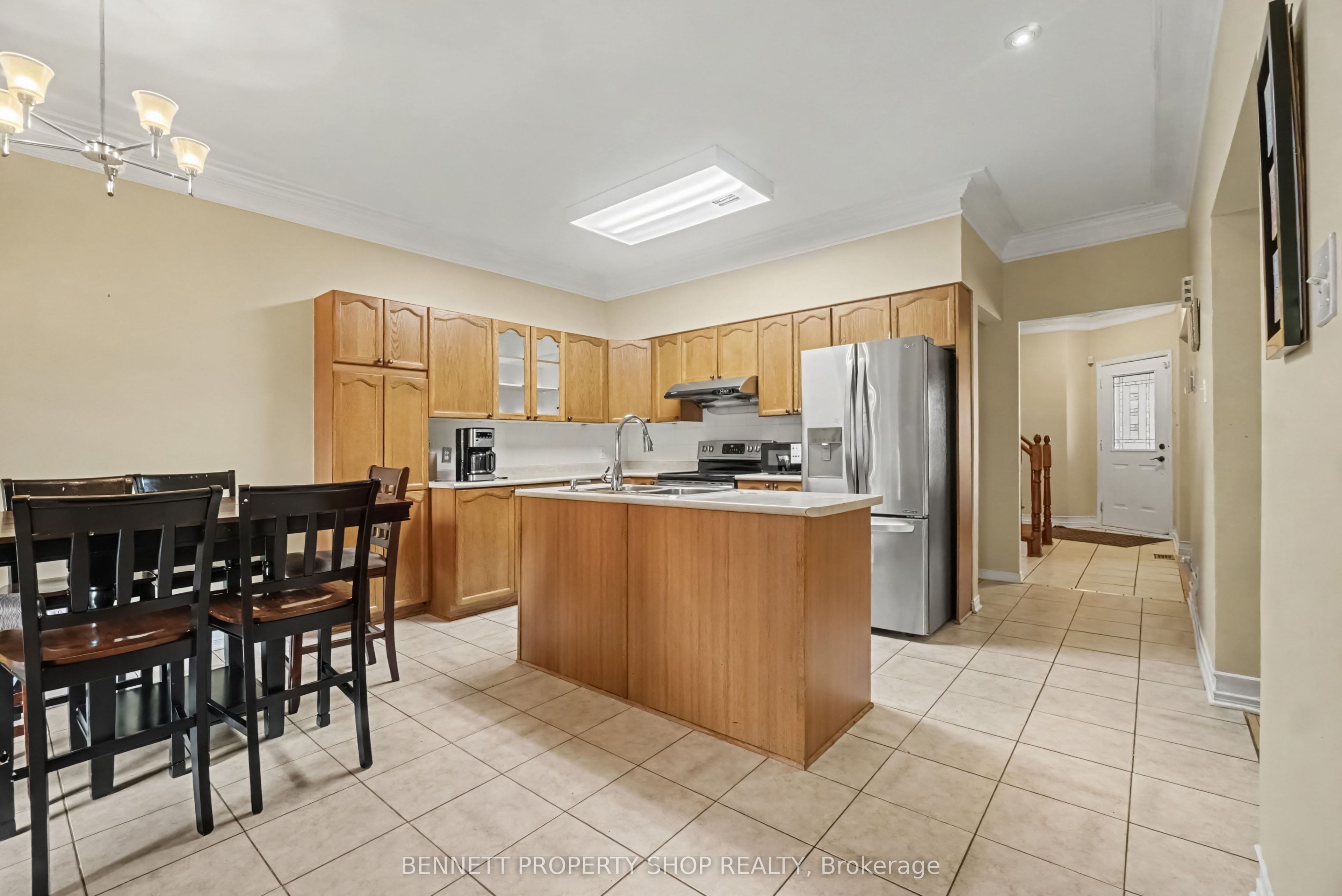 644 Valin Street Property Photo 3