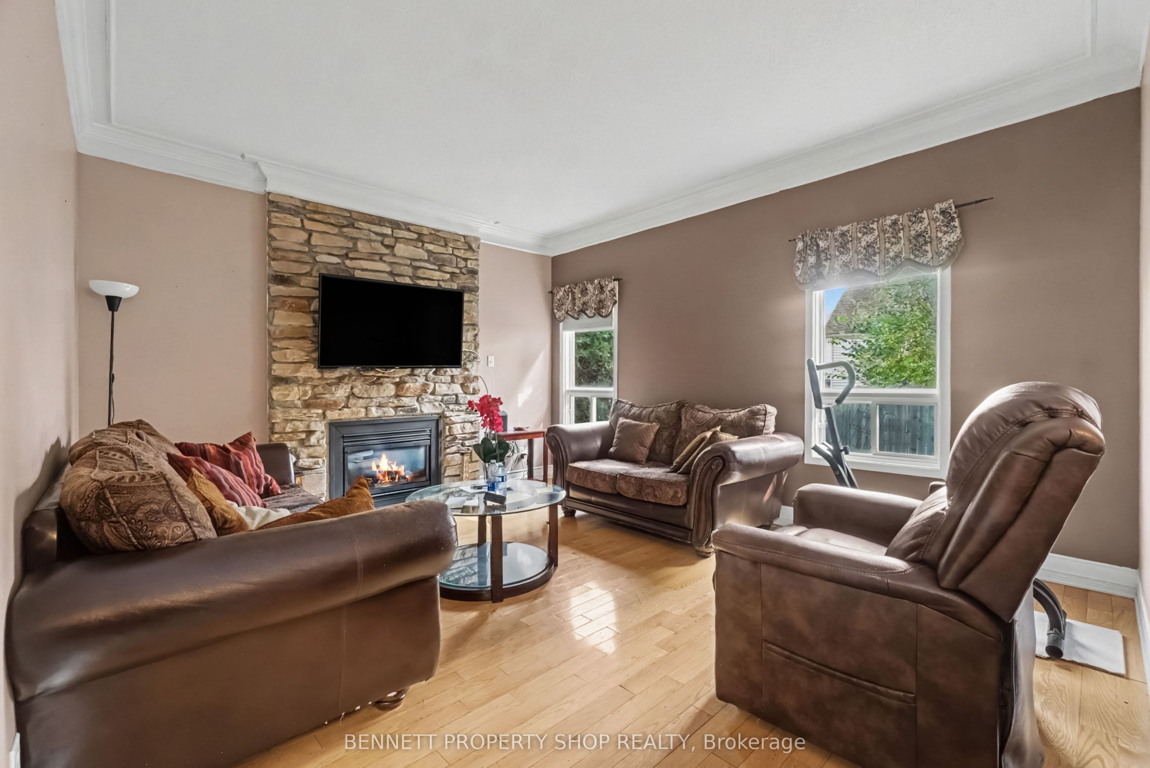 644 Valin Street Property Photo 7