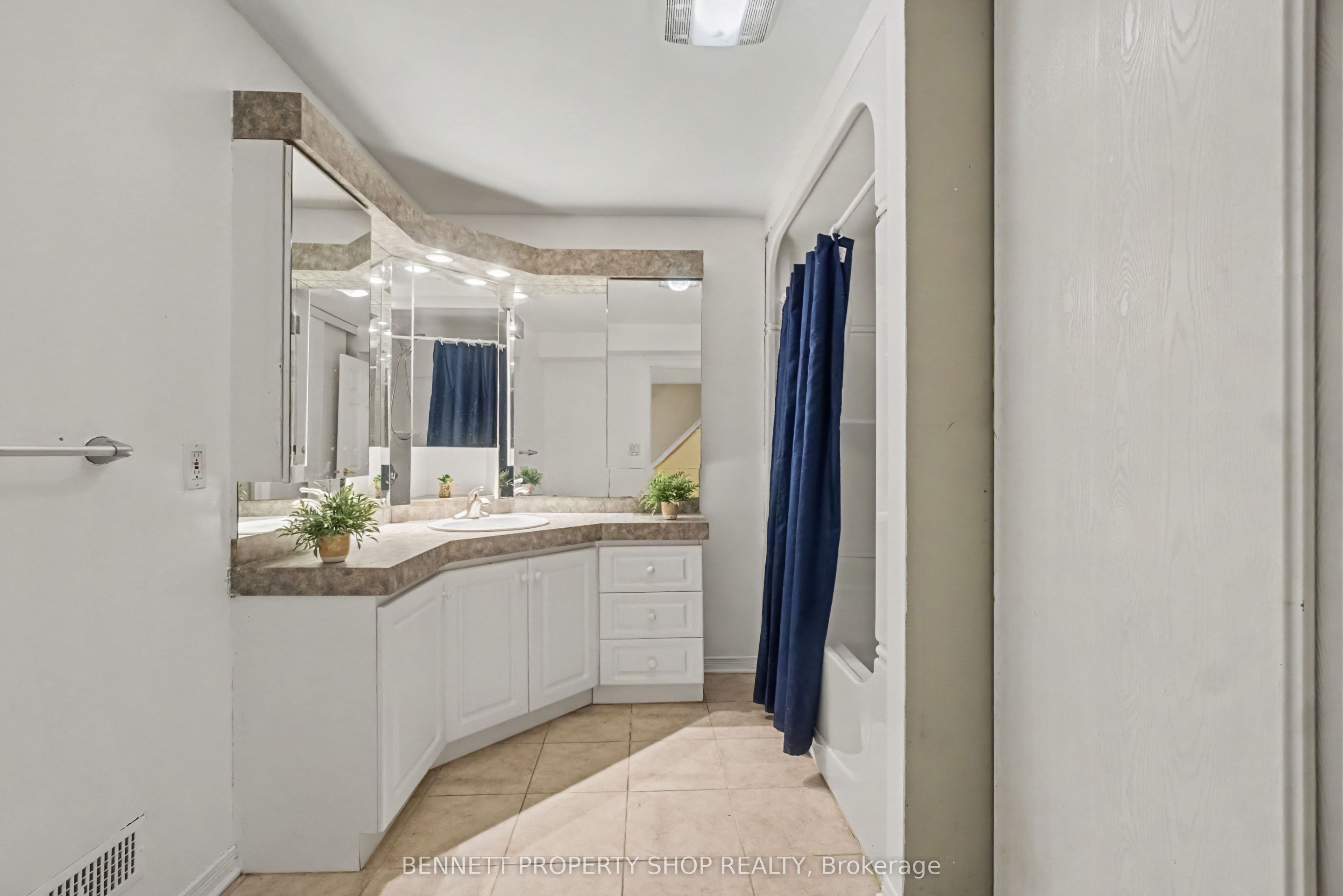 644 Valin Street Property Photo 18