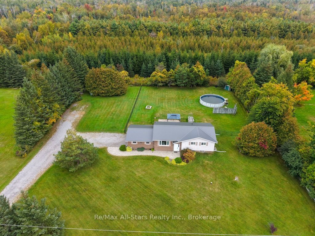 530 Centreline Road Property Photo 1