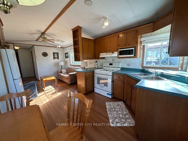 2189 Dundas Street E 111 Property Photo 7