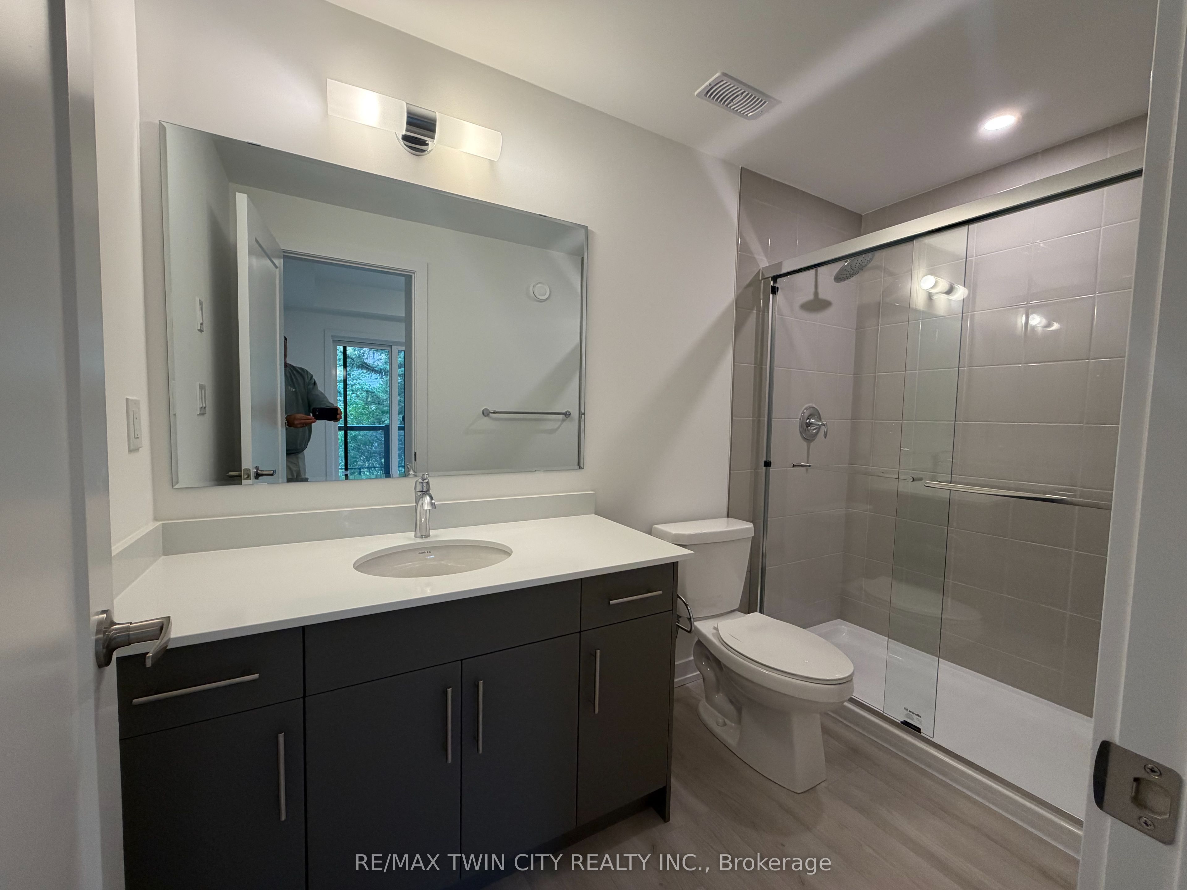 42 Lowes Road W 80 Property Photo 14