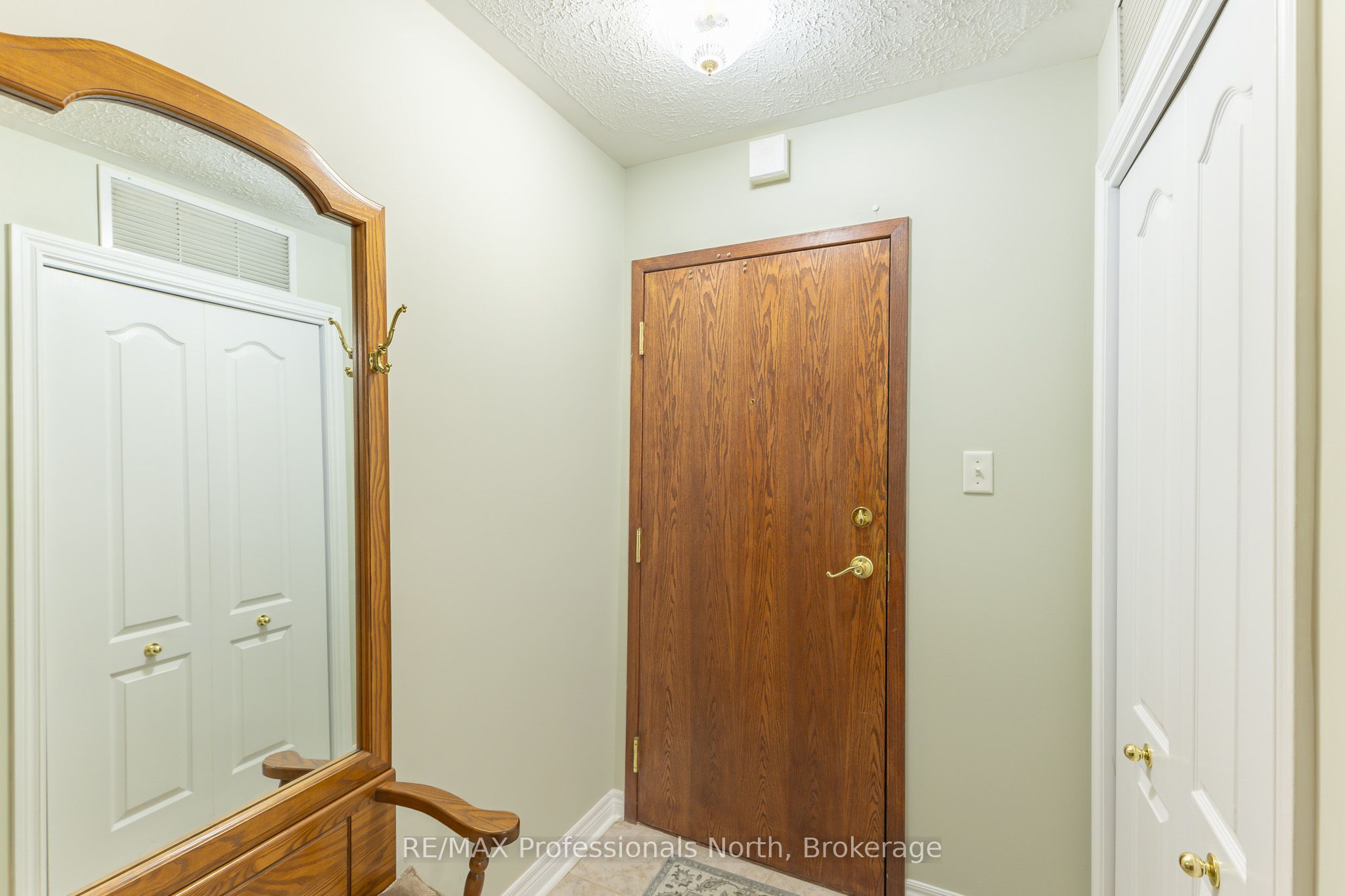 35 Dairy Lane W 204 Property Photo 5